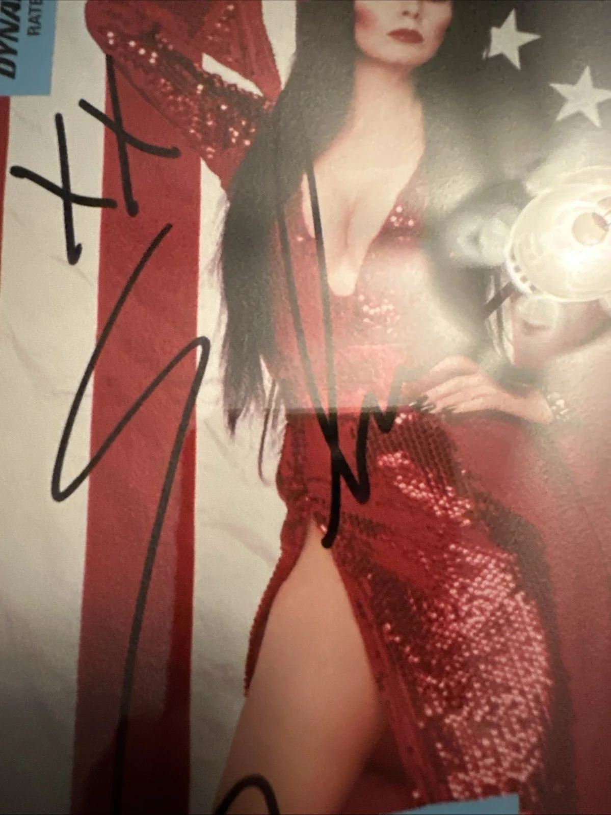 Cassandra Peterson Elvira — Cassandra Peterson Elvira mistress of the dark signed autographed #1 comic CGC, изображение 2