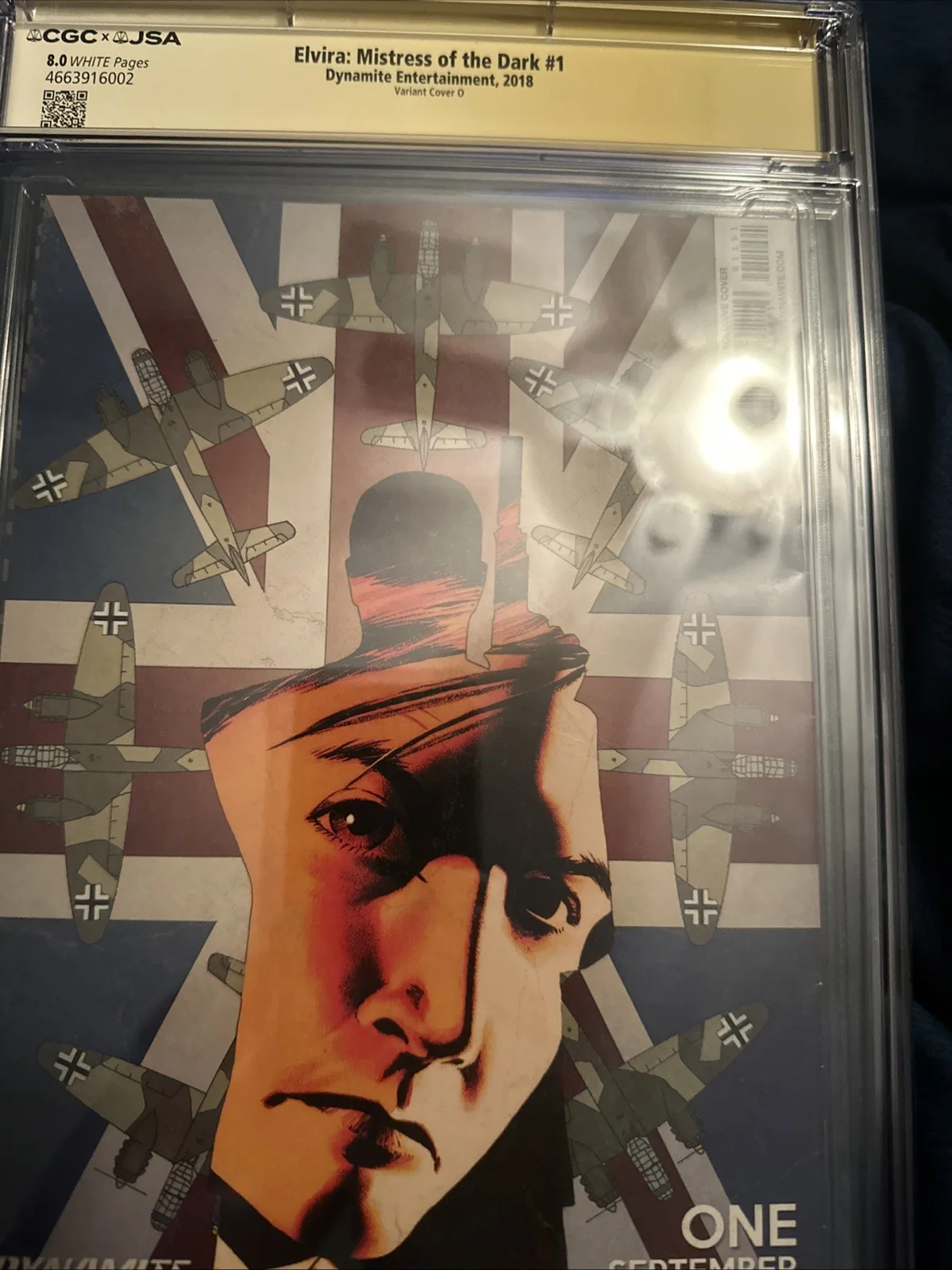 Cassandra Peterson Elvira — Cassandra Peterson Elvira mistress of the dark signed autographed #1 comic CGC, изображение 5