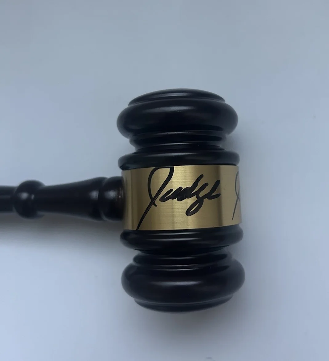 Judge Judy Sheindlin Signed Autographed Courtroom Gavel PSA/DNA, изображение 2