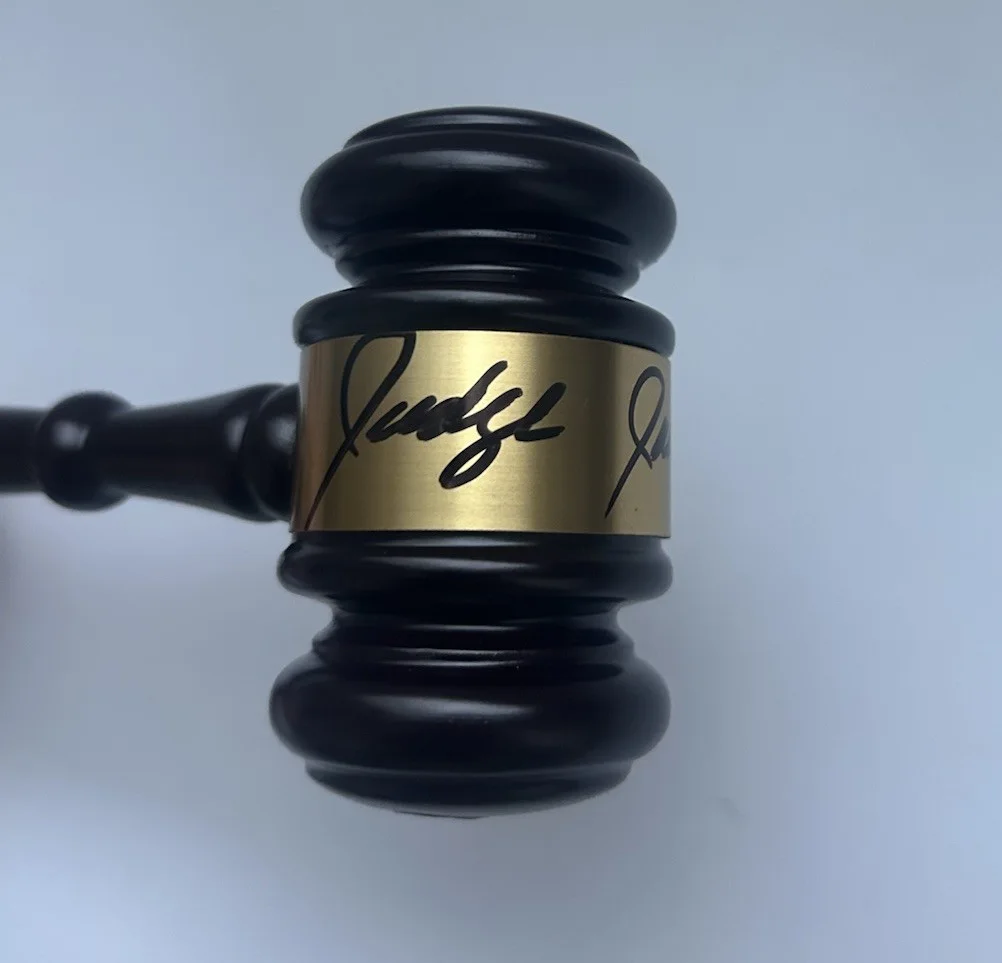 Judge Judy Sheindlin Signed Autographed Courtroom Gavel PSA/DNA, изображение 3