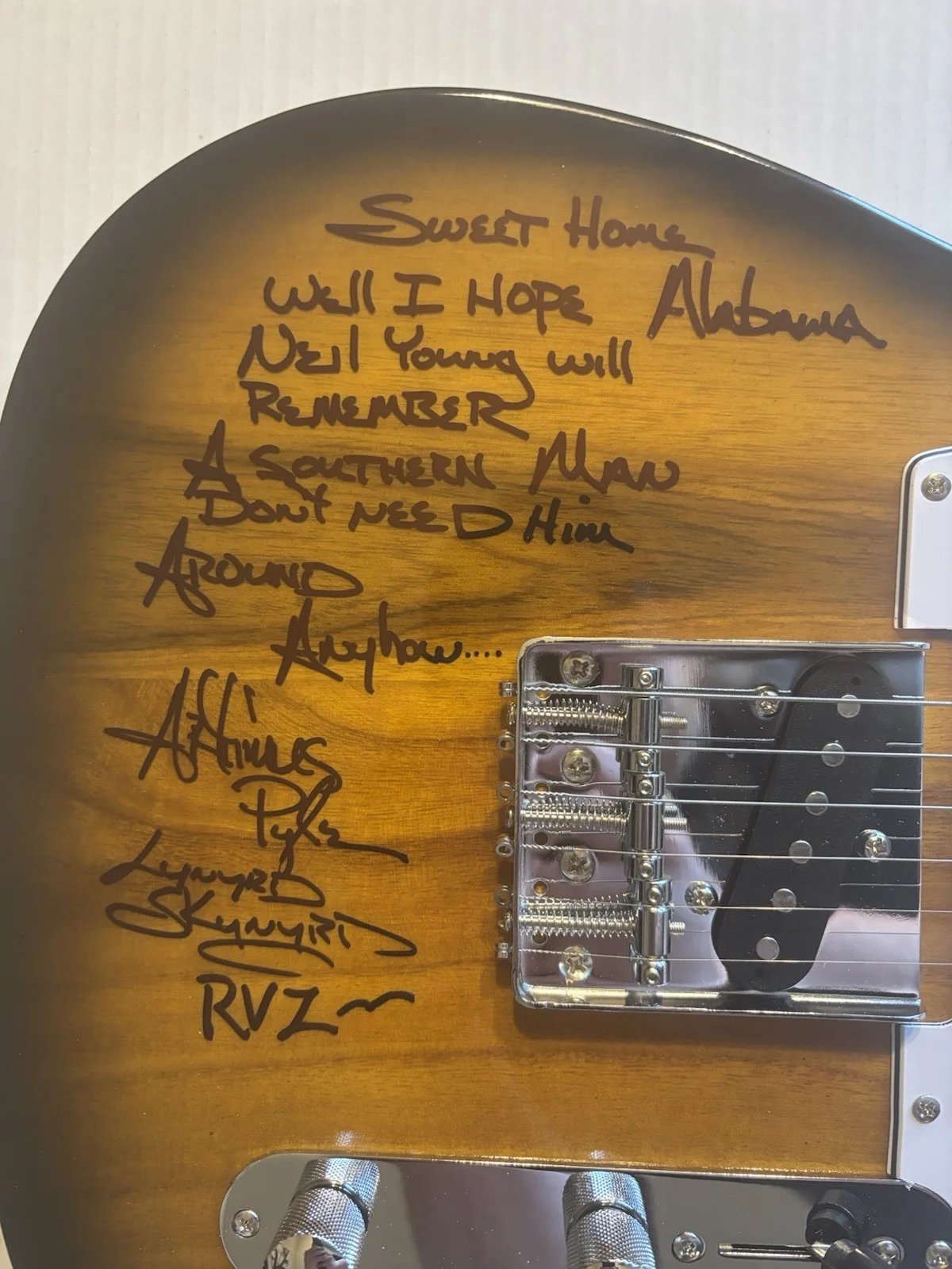 Lynyrd Skynyrd Signed Sunburst Tele Artimus Pyle Sweet Home Neil Young Verse, image 2