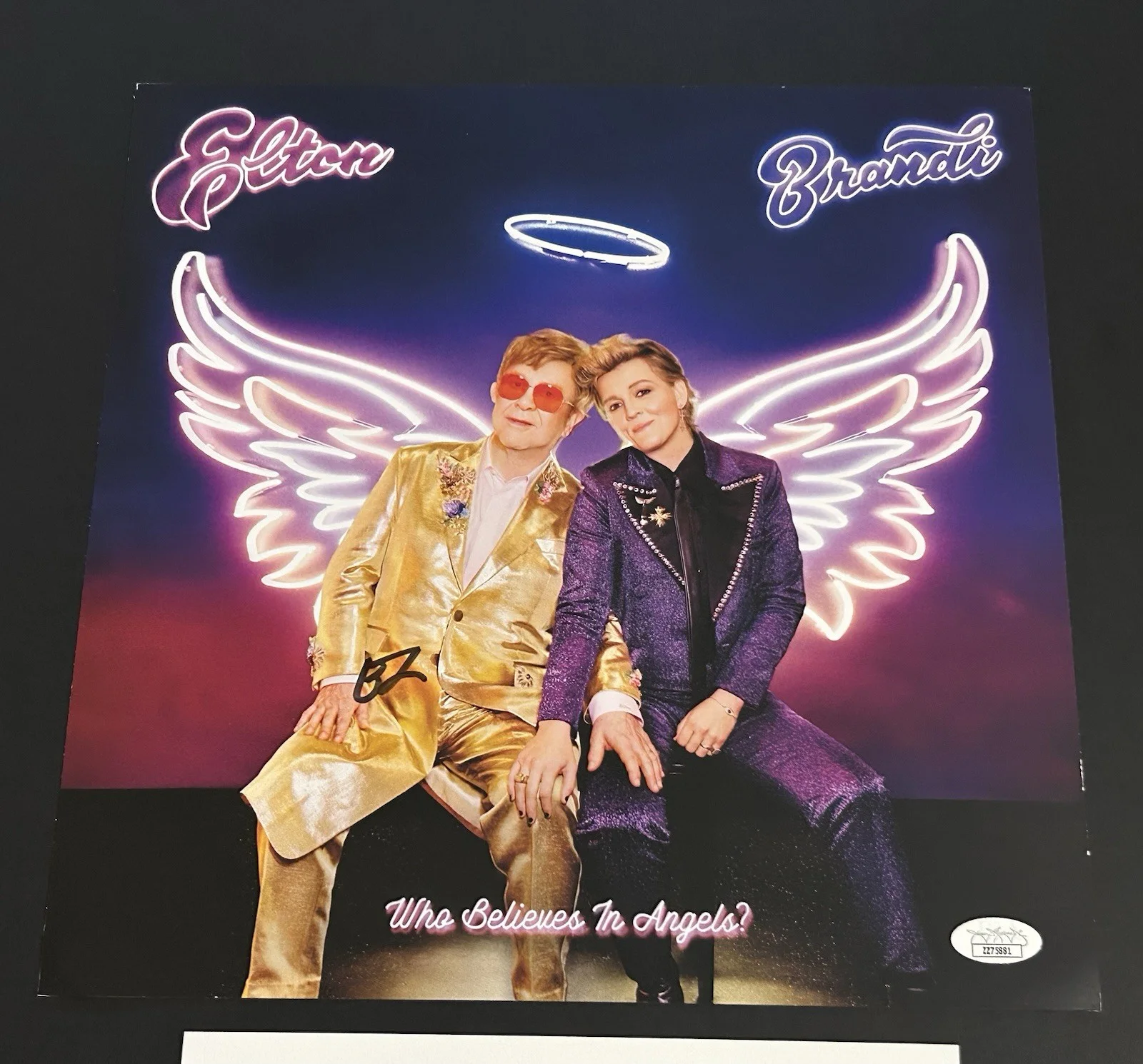 ELTON JOHN Signed AUTOGRAPHED Who Believes In Angels VINYL INSERT **JSA LETTER**, изображение 2