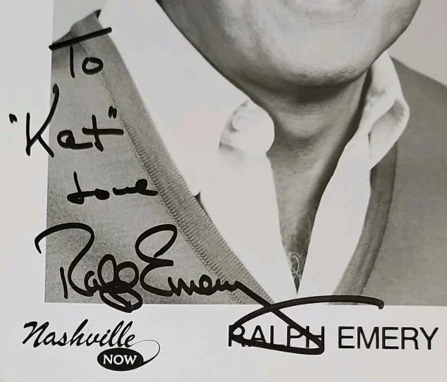 c1990 Ralph Emery (1933-2022) TNN NASHVILLE NOW Signed Press Photo 8x10 (Kat), изображение 2