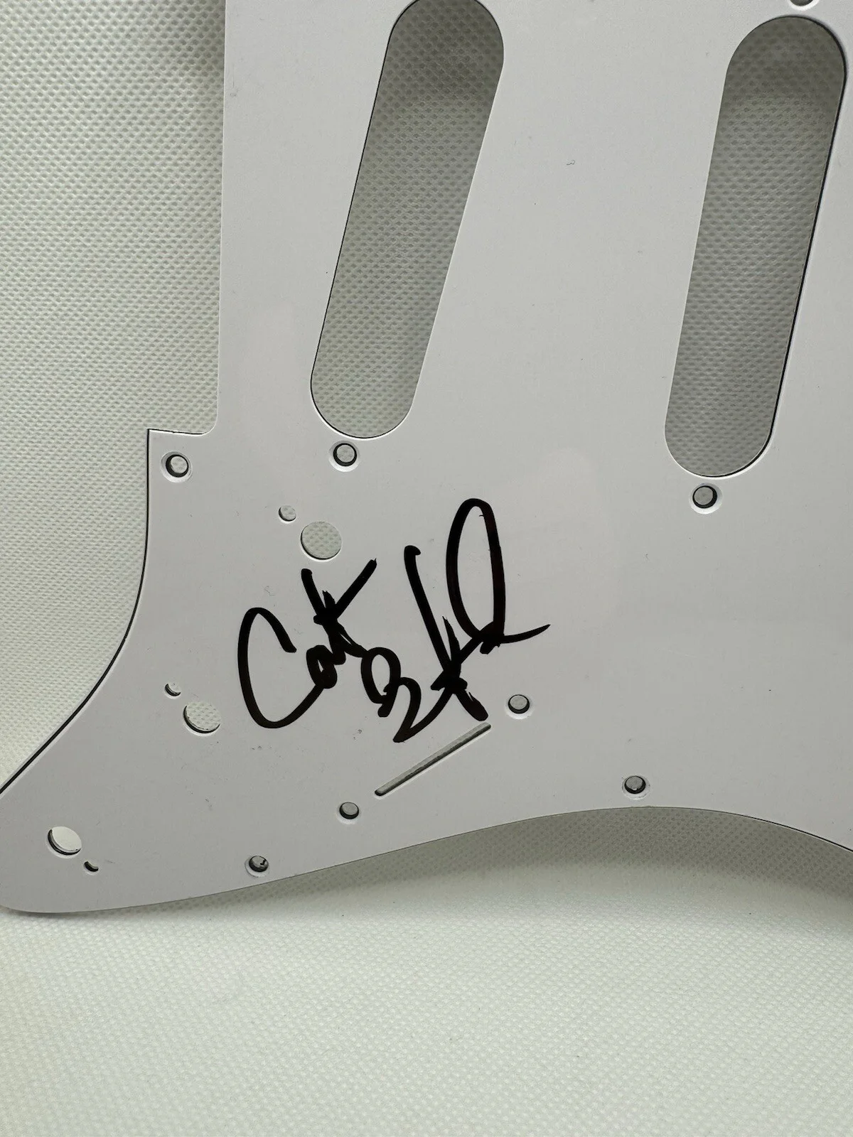 Carter Beauford — CARTER BEAUFORD SIGNED AUTOGRAPHED FENDER GUITAR PICKGUARD JSA DAVE MATTHEWS, изображение 2
