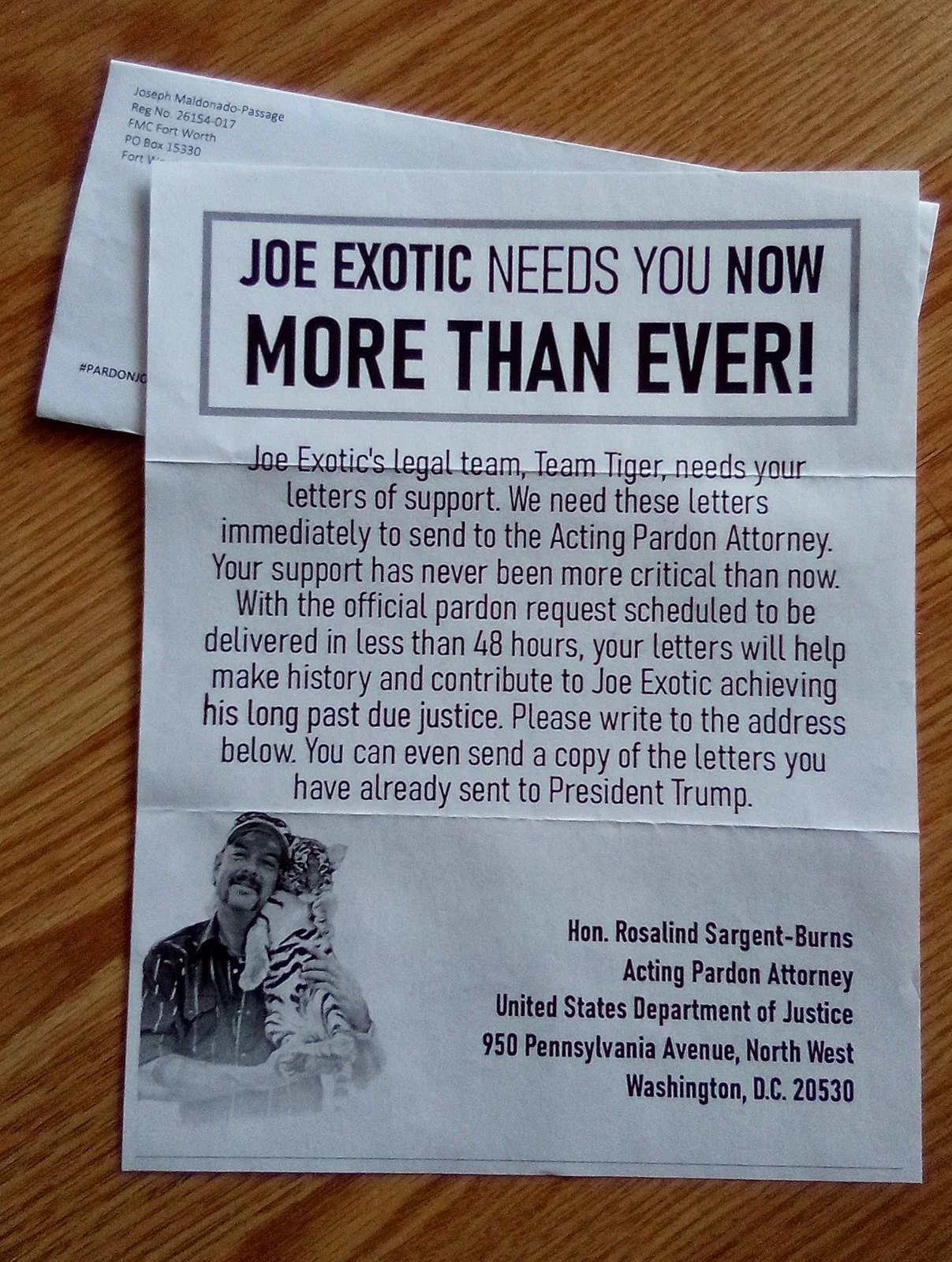 Joe Exotic — Joe Exotic Authentic Signed The Tiger King 8.5x11 Prison Flyer + Envelope