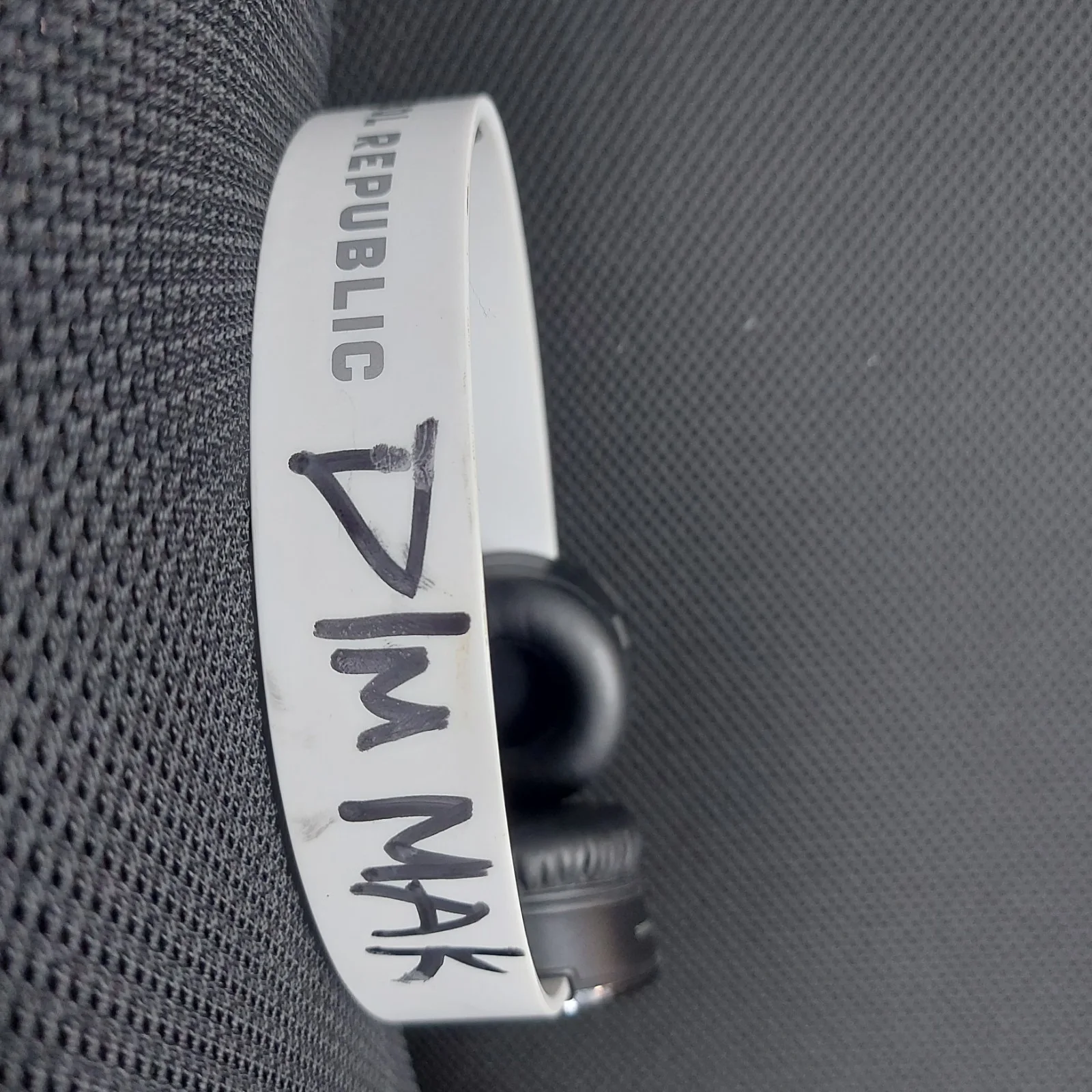 Steve Aoki Signed Sol Republic Headphones - Dim Mak's Deadmeat Tour 2012, изображение 4