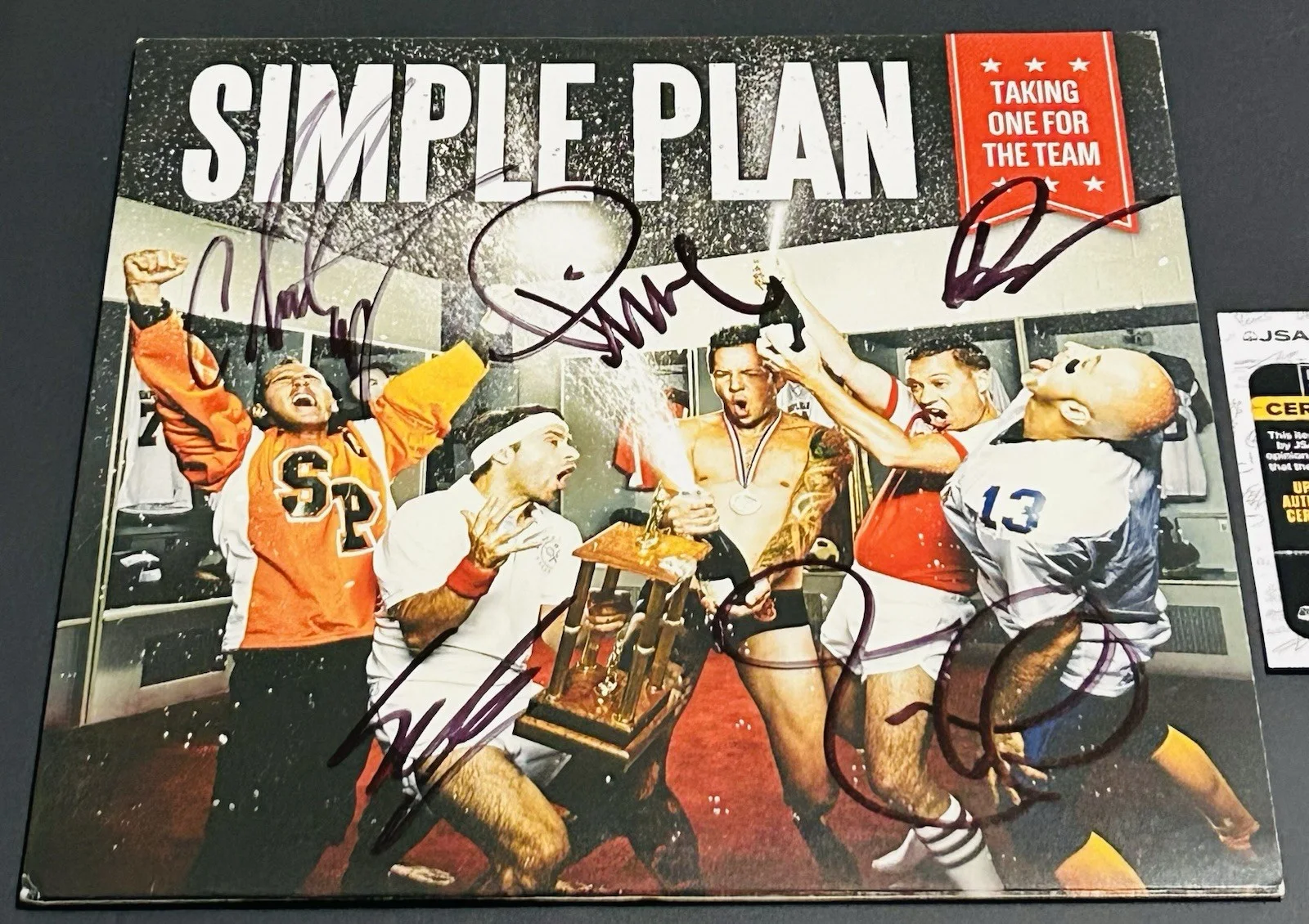 SIMPLE PLAN Taking One for The Team SIGNED/AUTOGRAPHED ALBUM RARE VIP ONLY *JSA*, изображение 3