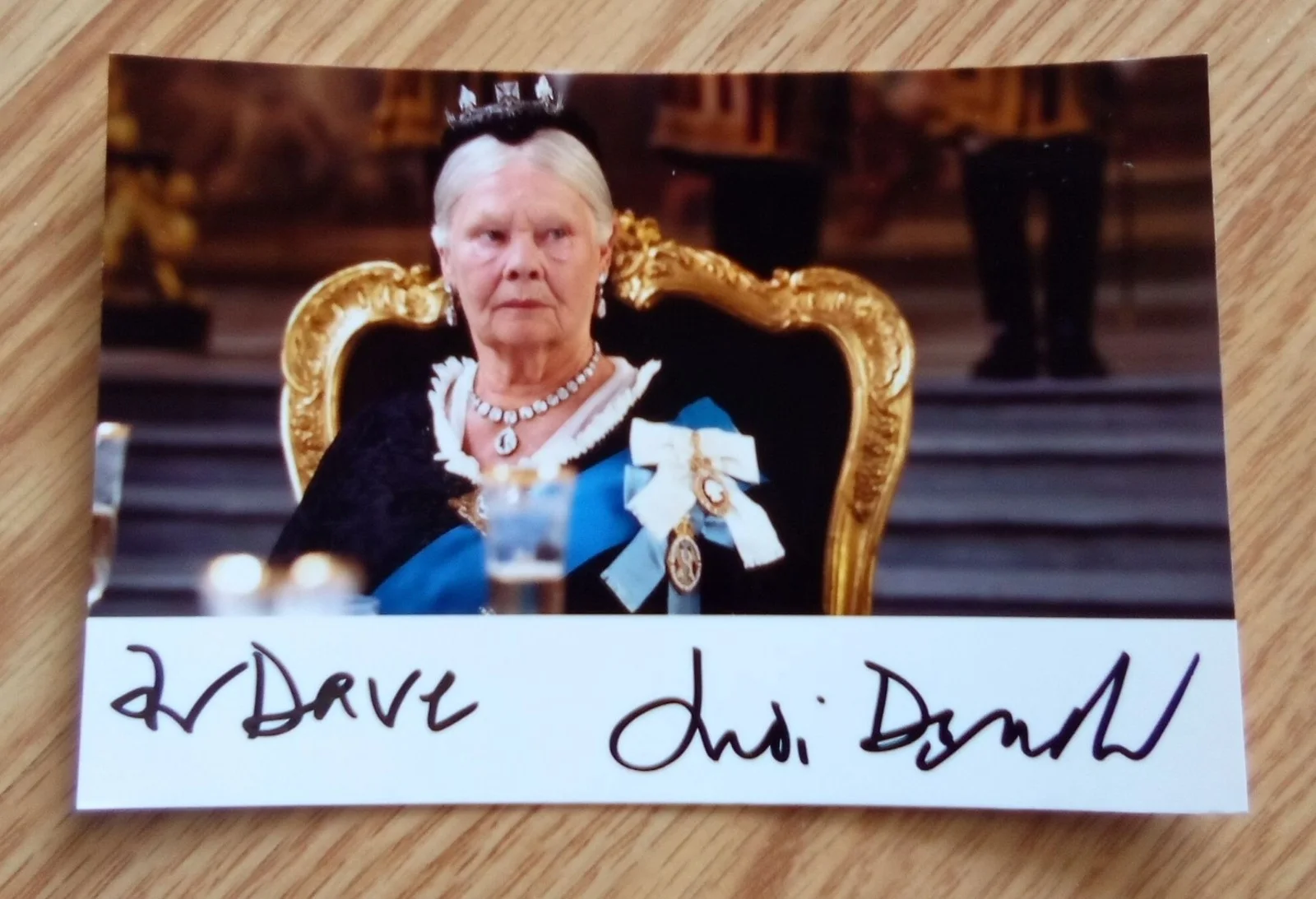 JUDI DENCH — JUDI DENCH Hand Signed Autograph 4X6 Photo 007 JAMES BOND Iris Mrs. Brown
