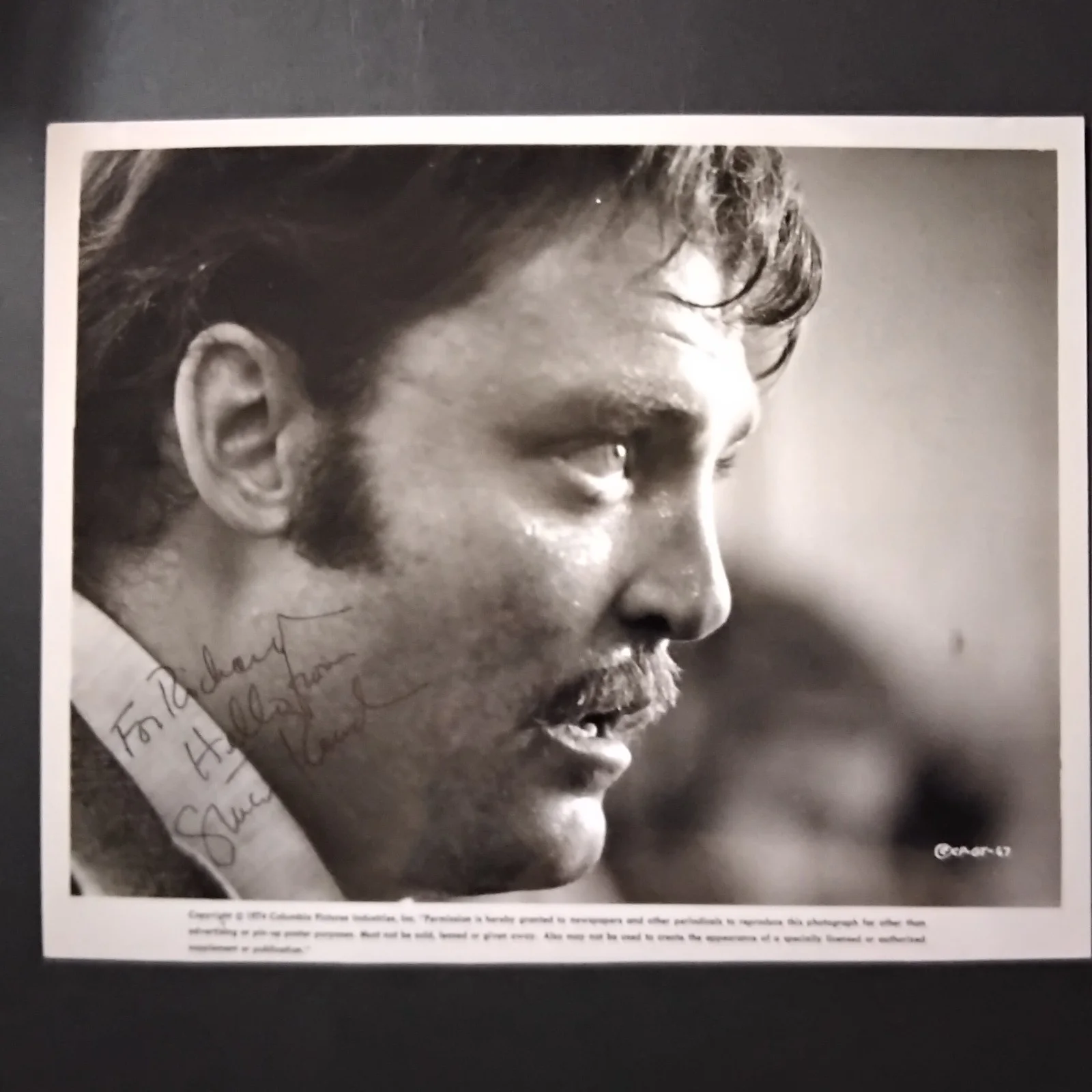 Stacy Keach SIGNED 1974 Photo Movie Actor Mike Hammer Fat City Titus Tough Guy, image 2