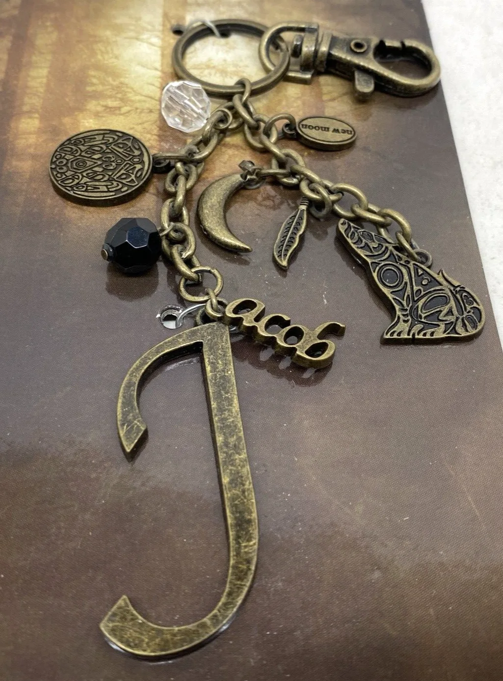 NEW MOON TWILIGHT SAGA BAG CLIP "C" WITH MYSTICAL CHARMS - MINT CARDED (001), image 3