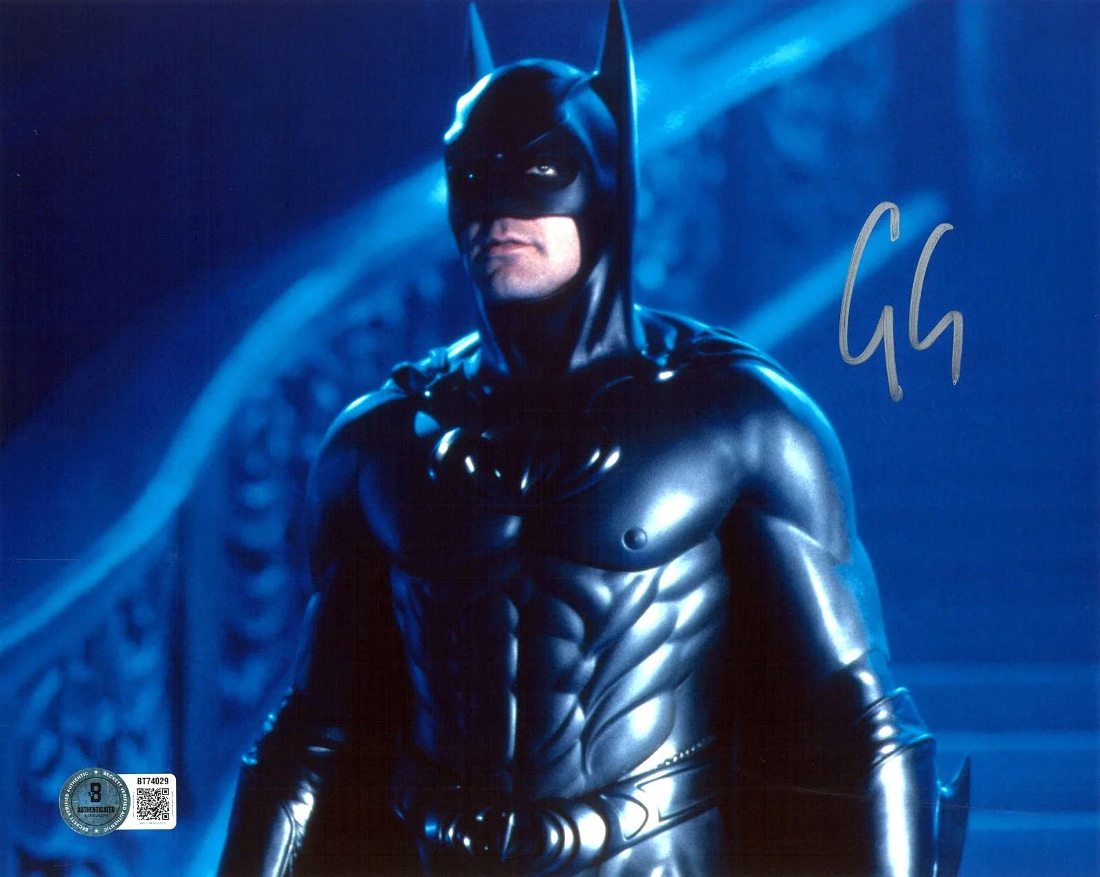GEORGE CLOONEY — GEORGE CLOONEY BATMAN & ROBIN SIGNED AUTOGRAPH 8X10 PHOTO BAS BECKETT DC BATMAN