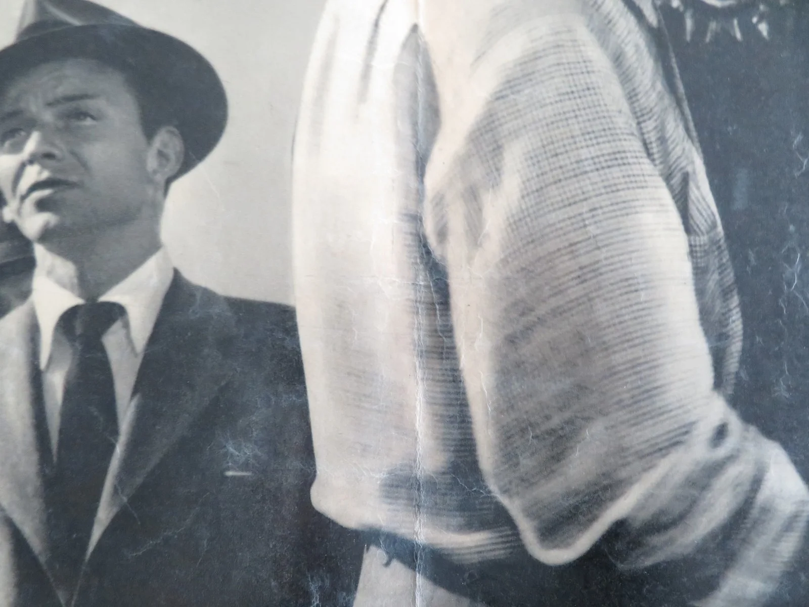SUDDENLY - A ITALIAN FOTOBUSTA POSTER FRANK SINATRA STERLING HAYDEN 1954, изображение 2