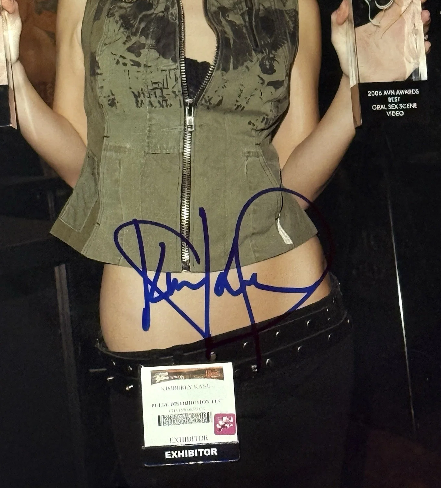 Kim Kane 🔥Adult STAR SIGNED 8X10 Candid PHOTO AUTOGRAPH Sexy AVN, изображение 2