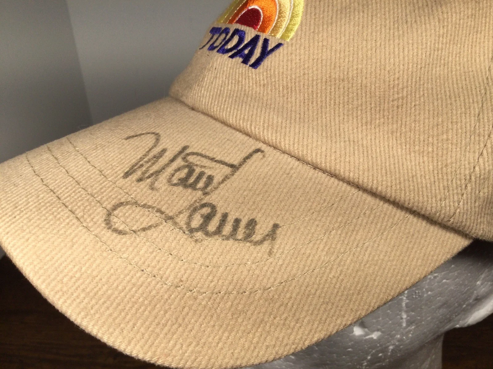 Matt Lauer — Vtg Matt Lauer Autographed Baseball Cap The Today Show Signed, изображение 2