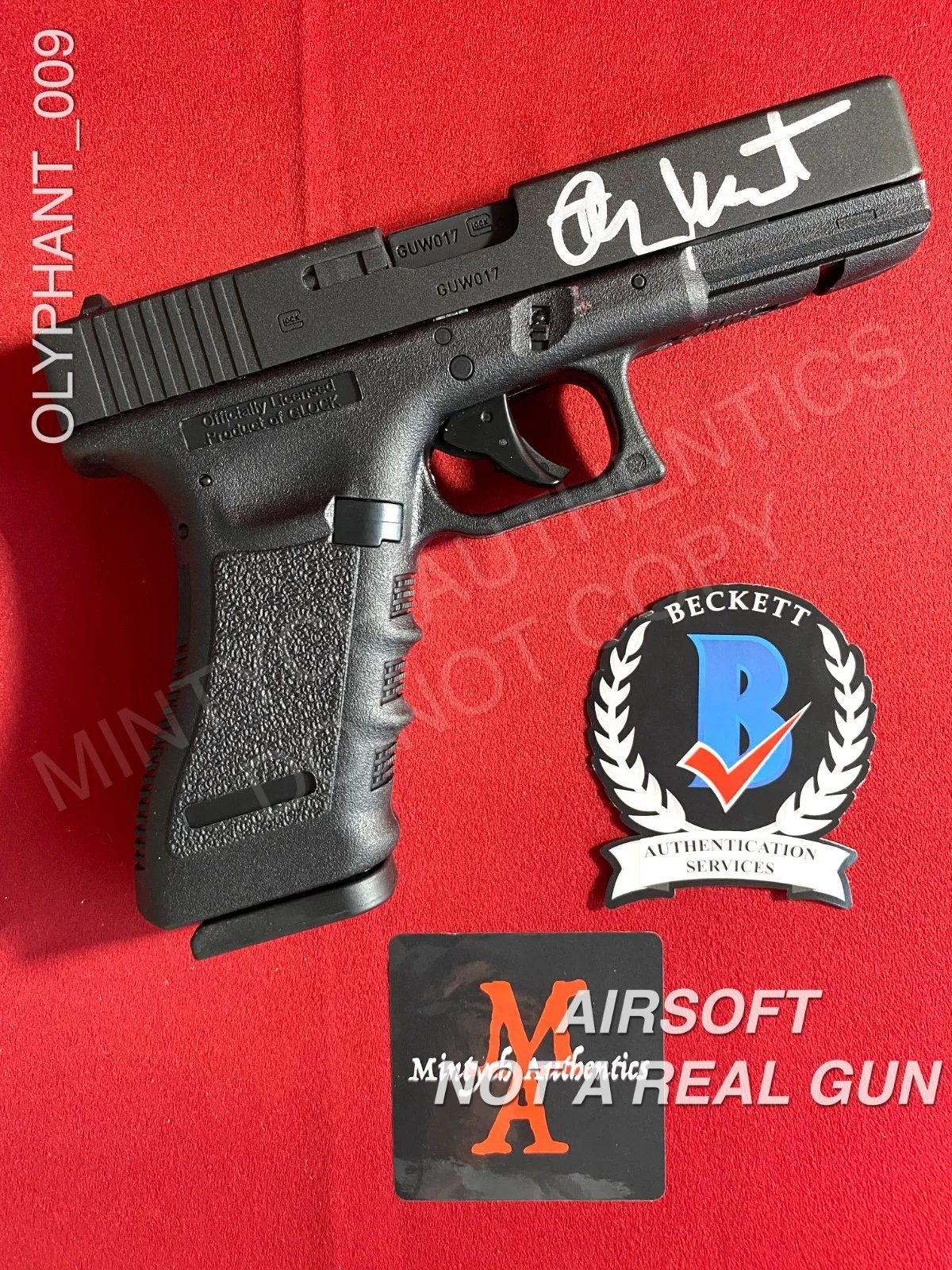 Timothy Olyphant — Timothy Olyphant autographed signed black glock airsoft gun Justified Beckett