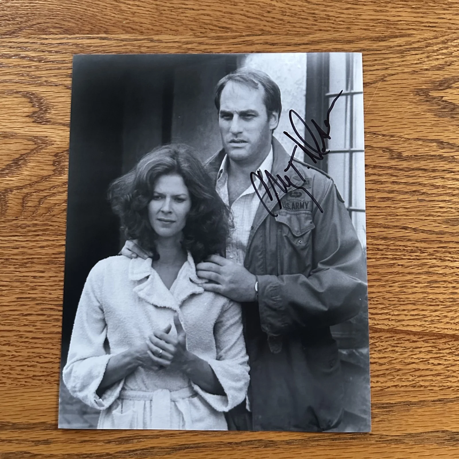 Craig T. Nelson — Craig T. Nelson Signed 8x10 Photo Poltergeist, The Incredibles, Coach Autograph