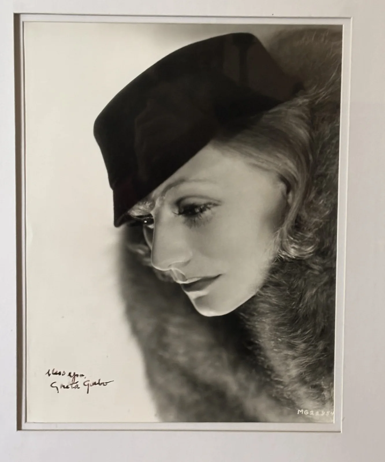 Greta Garbo — Greta Garbo, (Clarence Sinclair Bull), Signed Autographed 10x13 Photo, image 2