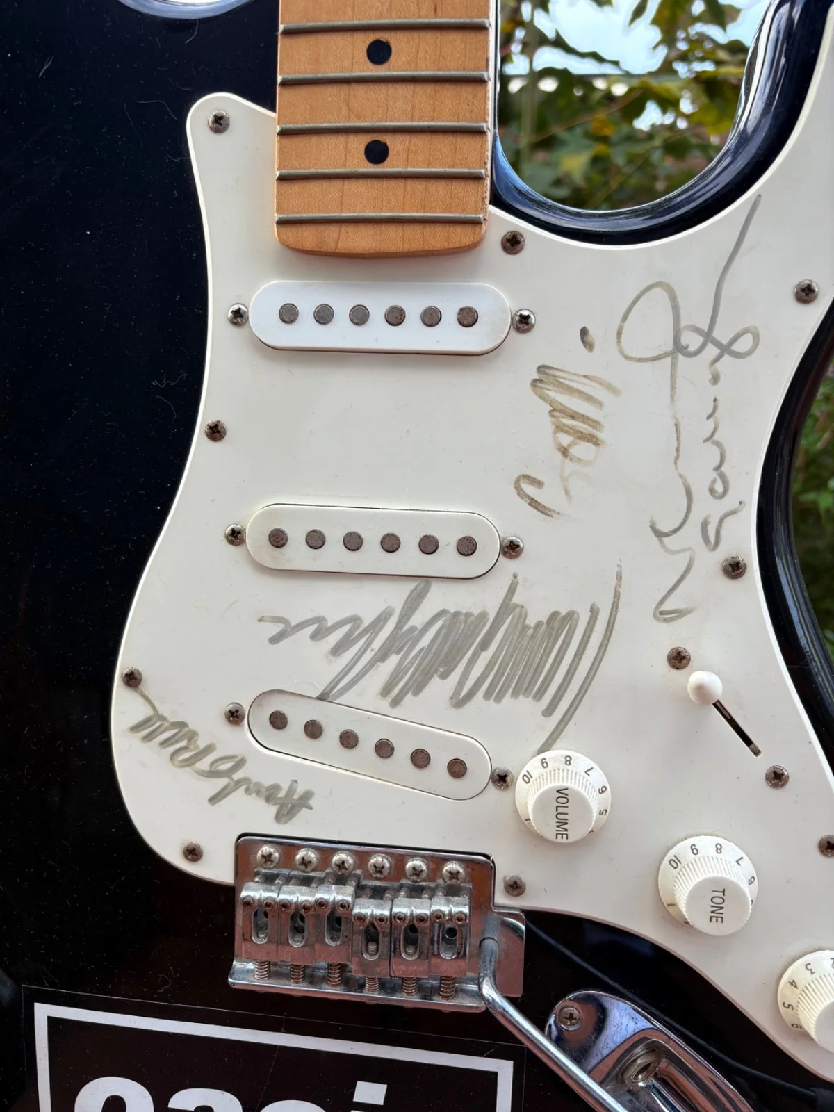 Oasis Signed Guitar with Noel, Liam, Gems, Andy Signatures, image 2