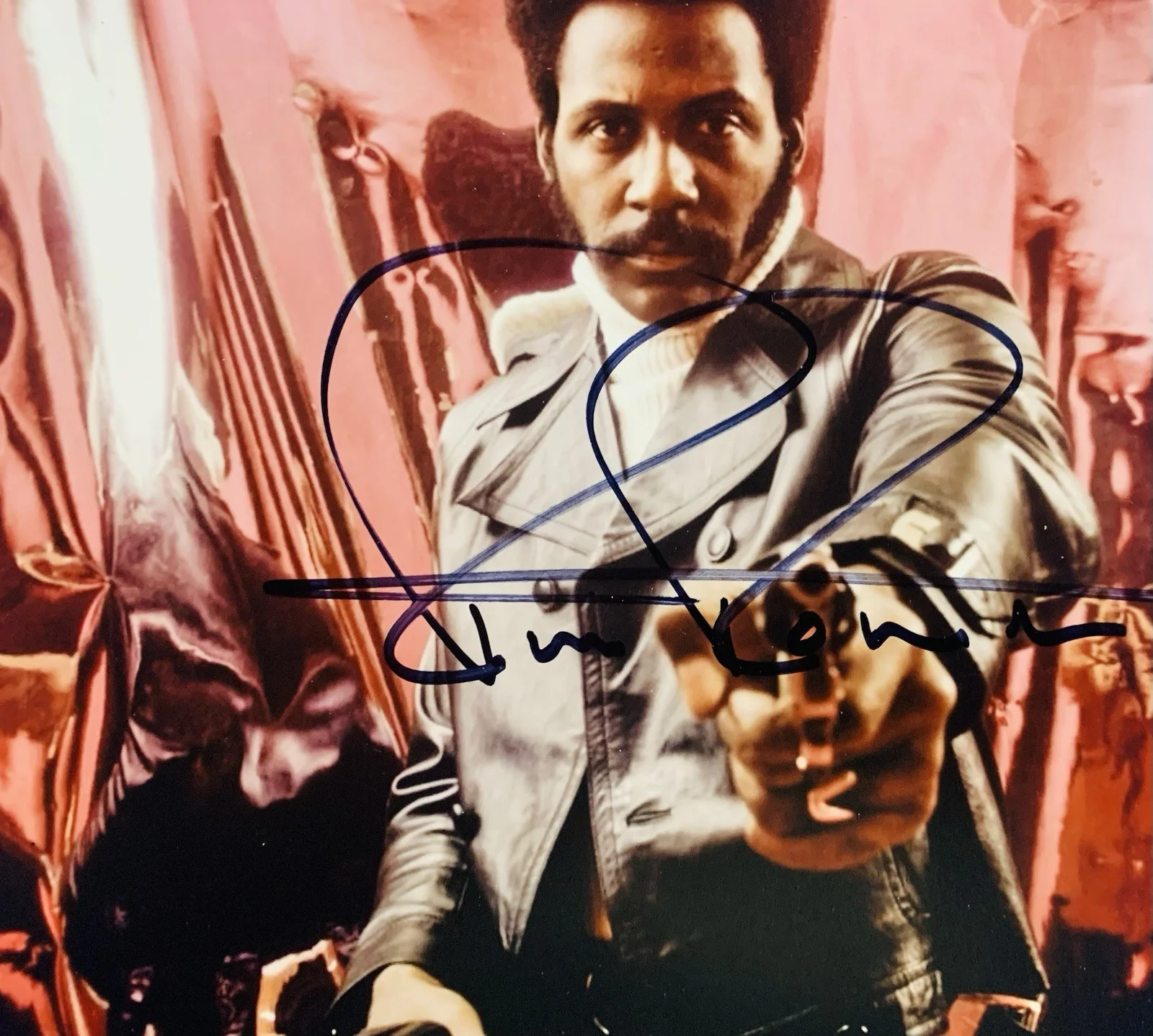 RICHARD ROUNDTREE Autographed SHAFT Glossy 8x10 Photo, image 2