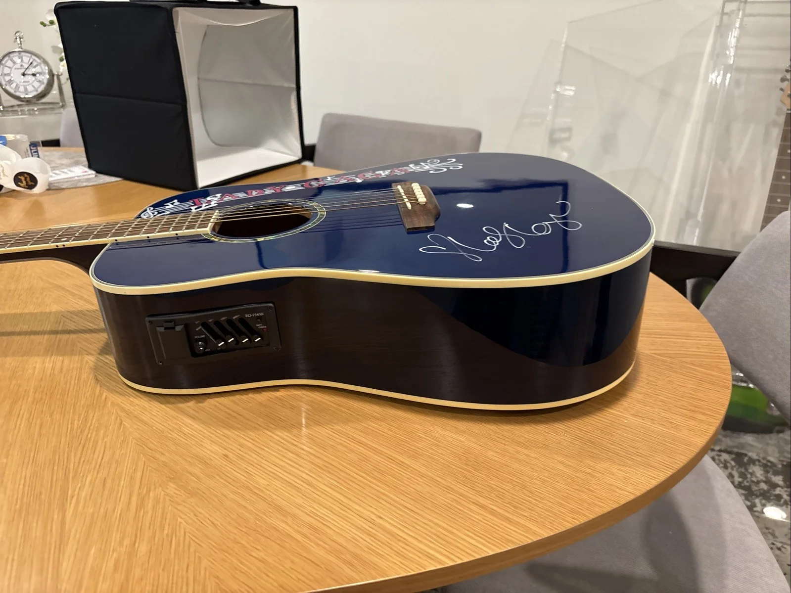 Lady Gaga Autographed Full Size Acoustic Guitar 2013 With COA, image 4