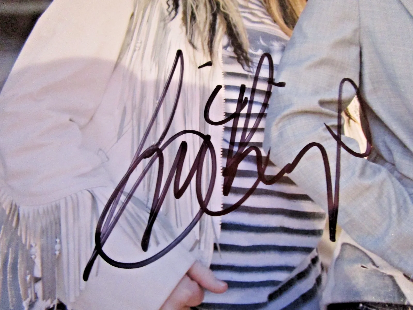 ONE MORE GIRL COUNTRY MUSIC DUO SIGNED 8X10 PHOTO BRITT & CARLY MCKILLIP (B), изображение 2