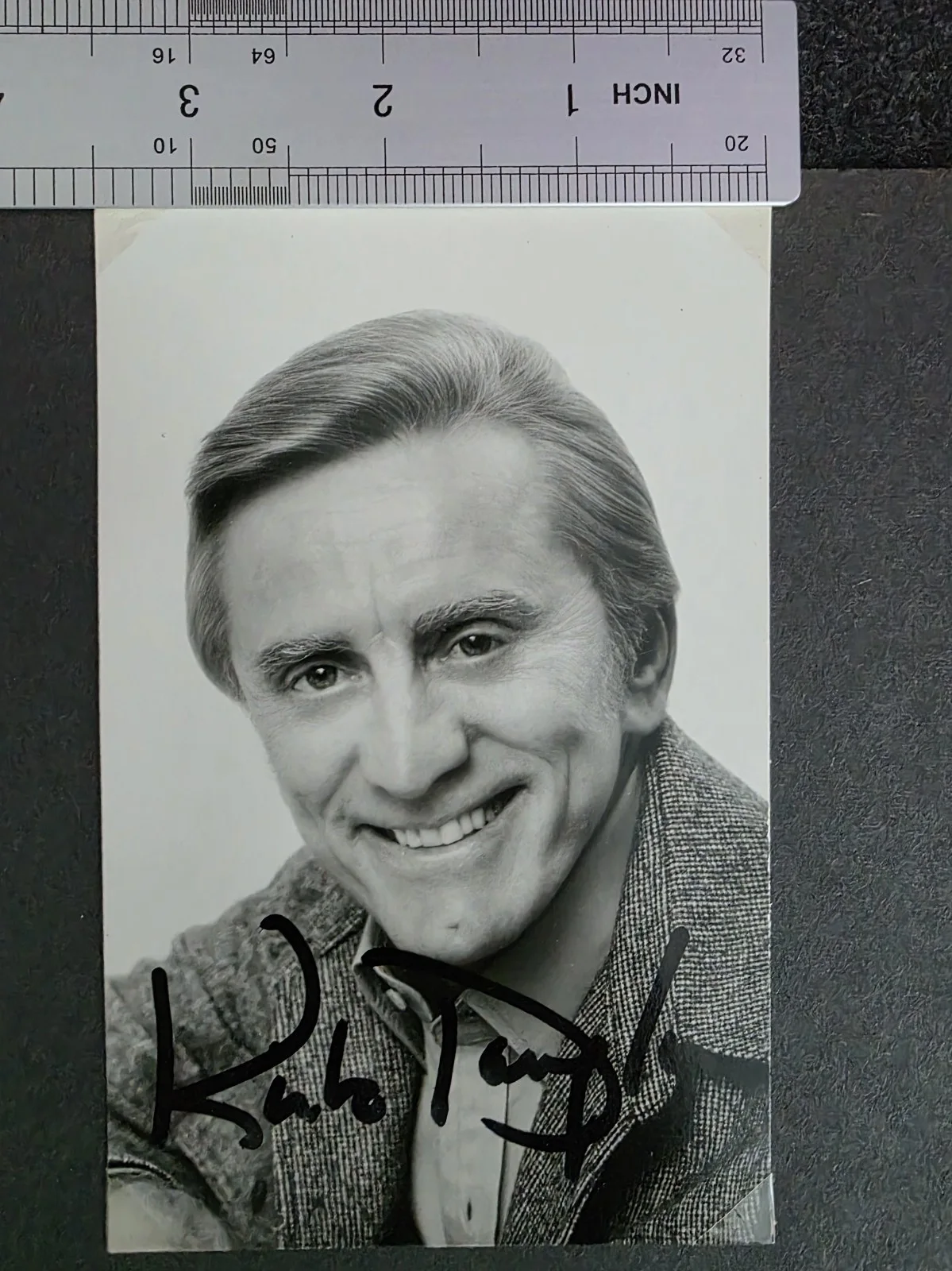 Kirk Douglas — Kirk Douglas Signed Vintage Headshot 5.5x3.5 | Hollywood Legend, image 2
