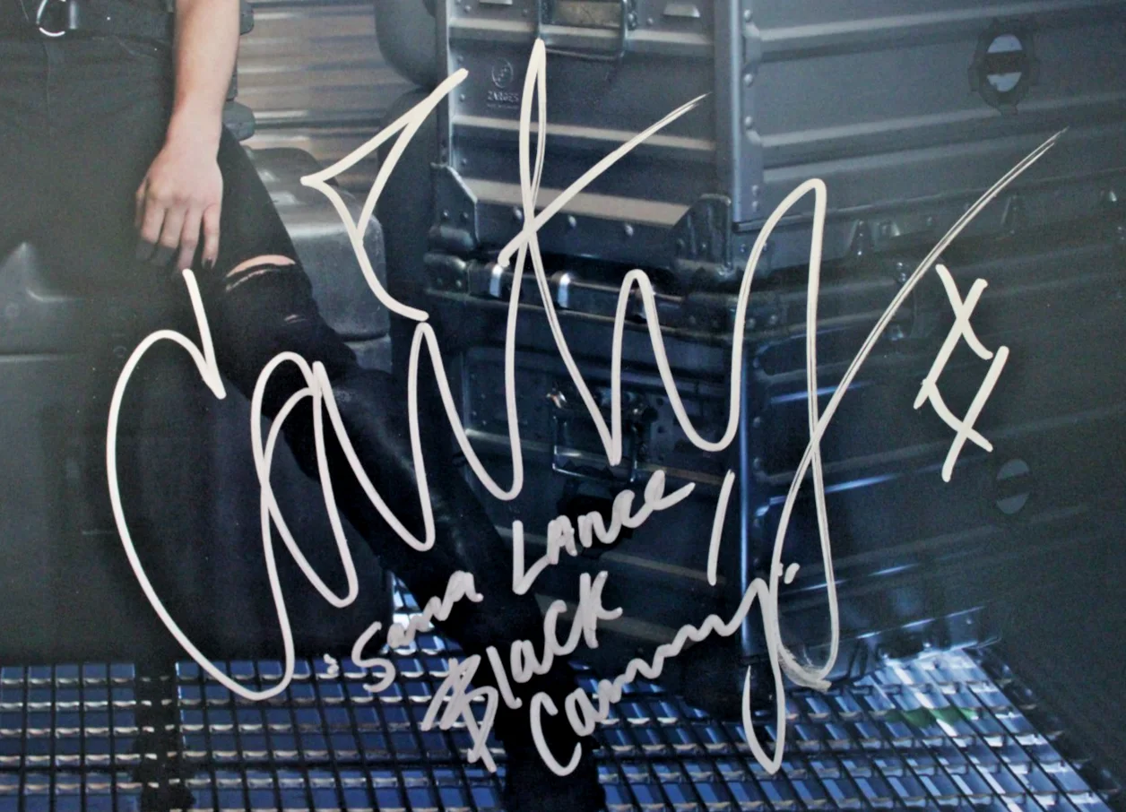 Caity Lotz — Caity Lotz Signed 20x30 Photo “Black Canary” Arrow Autograph Beckett COA, image 2