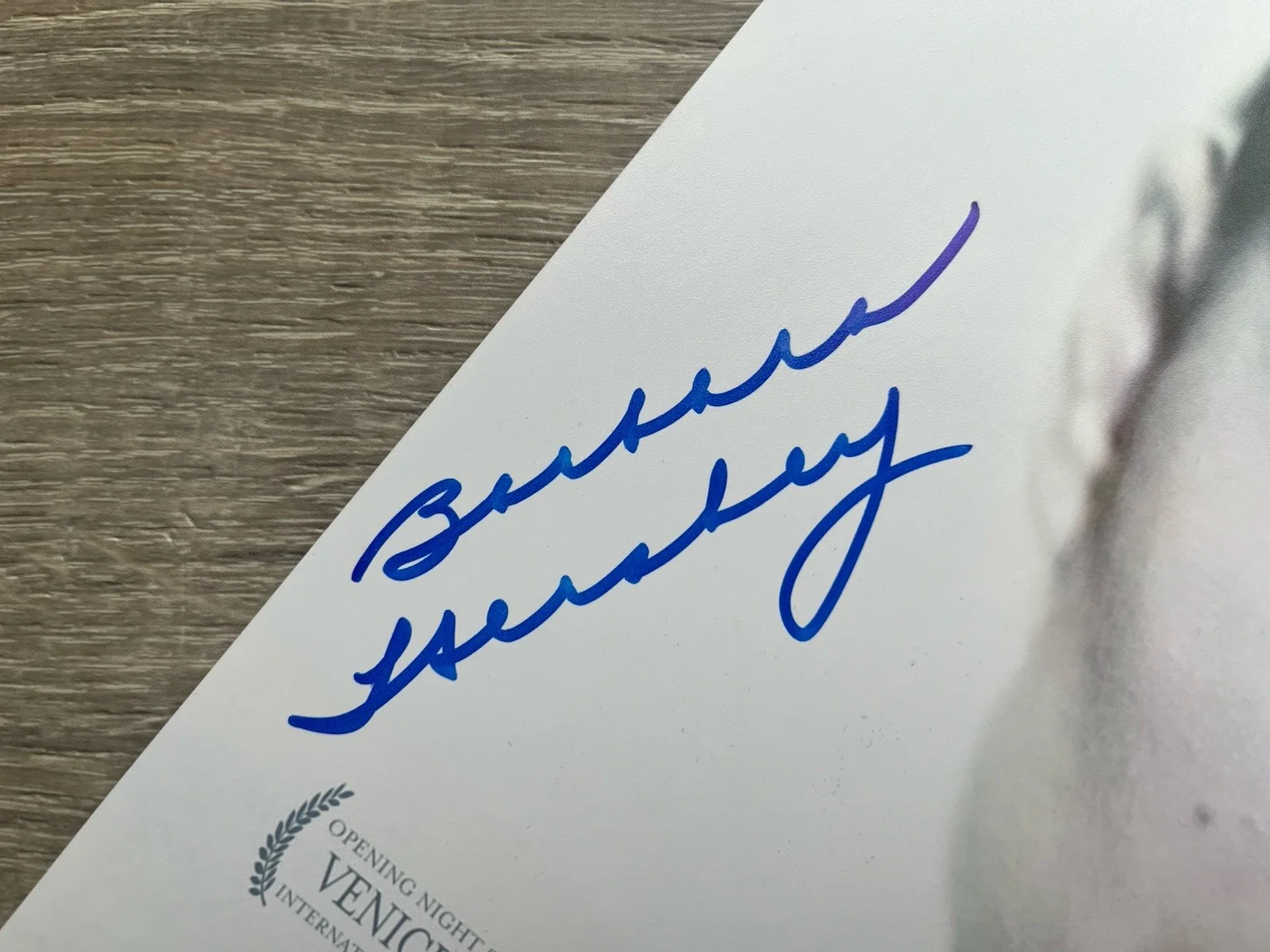 Barbara Hershey — Barbara Hershey Signed Black Swan 11x17 Photo JSA COA, изображение 5