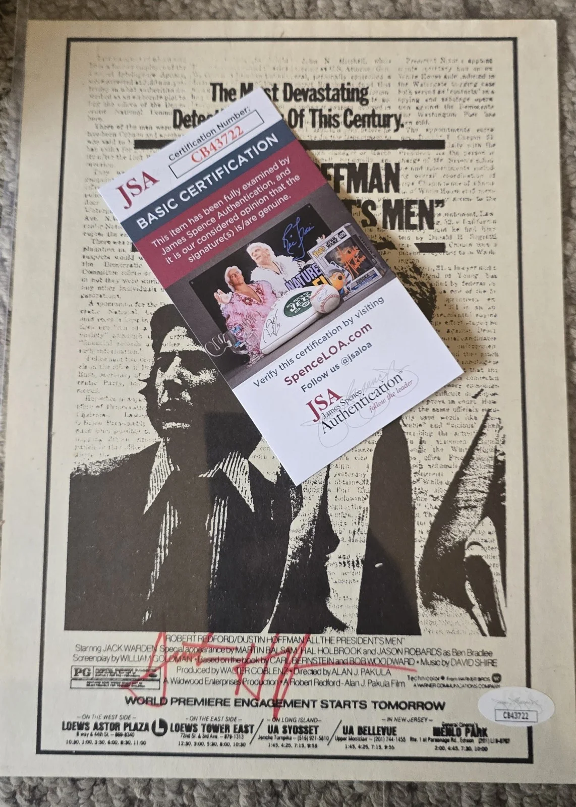 Dustin Hoffman Signed 7.5” X 10.75” All The Presidents Men Vintage JSA COA, image 2