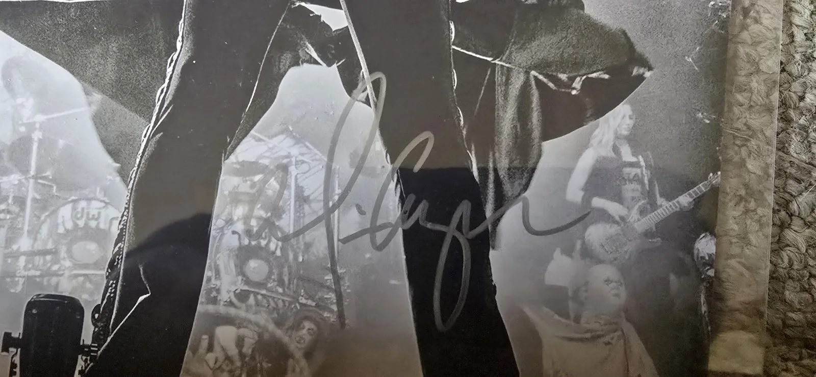 Alice Cooper — Alice Cooper Signed Autograph 8x10 Photo Beckett Authentication COA, image 2