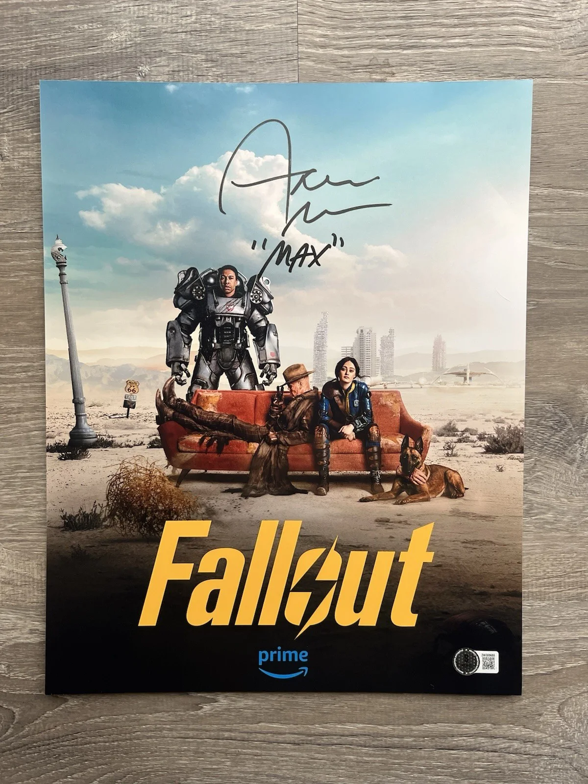 Aaron Moten — Aaron Moten Signed Fallout 11x14 Photo Beckett COA Maximus, изображение 2