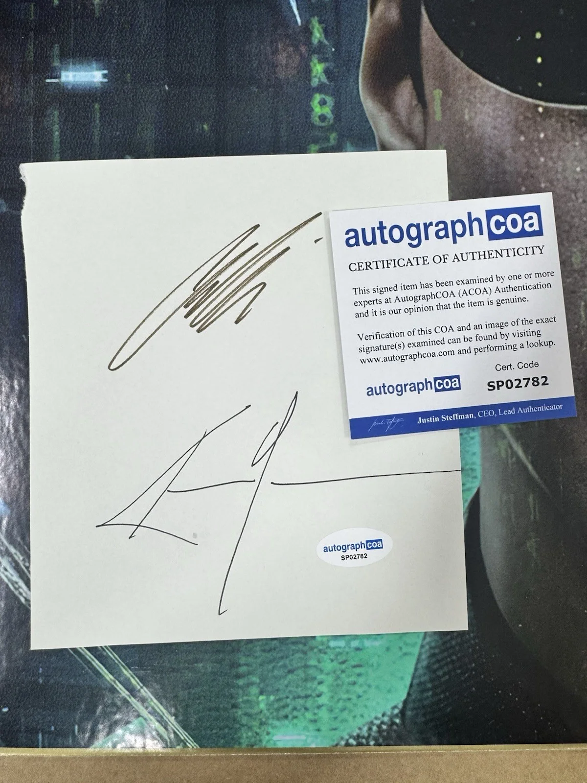 Keanu Reeves — Keanu Reeves Cut Signature “The Matrix” 16x20 Framed – ACOA, изображение 2