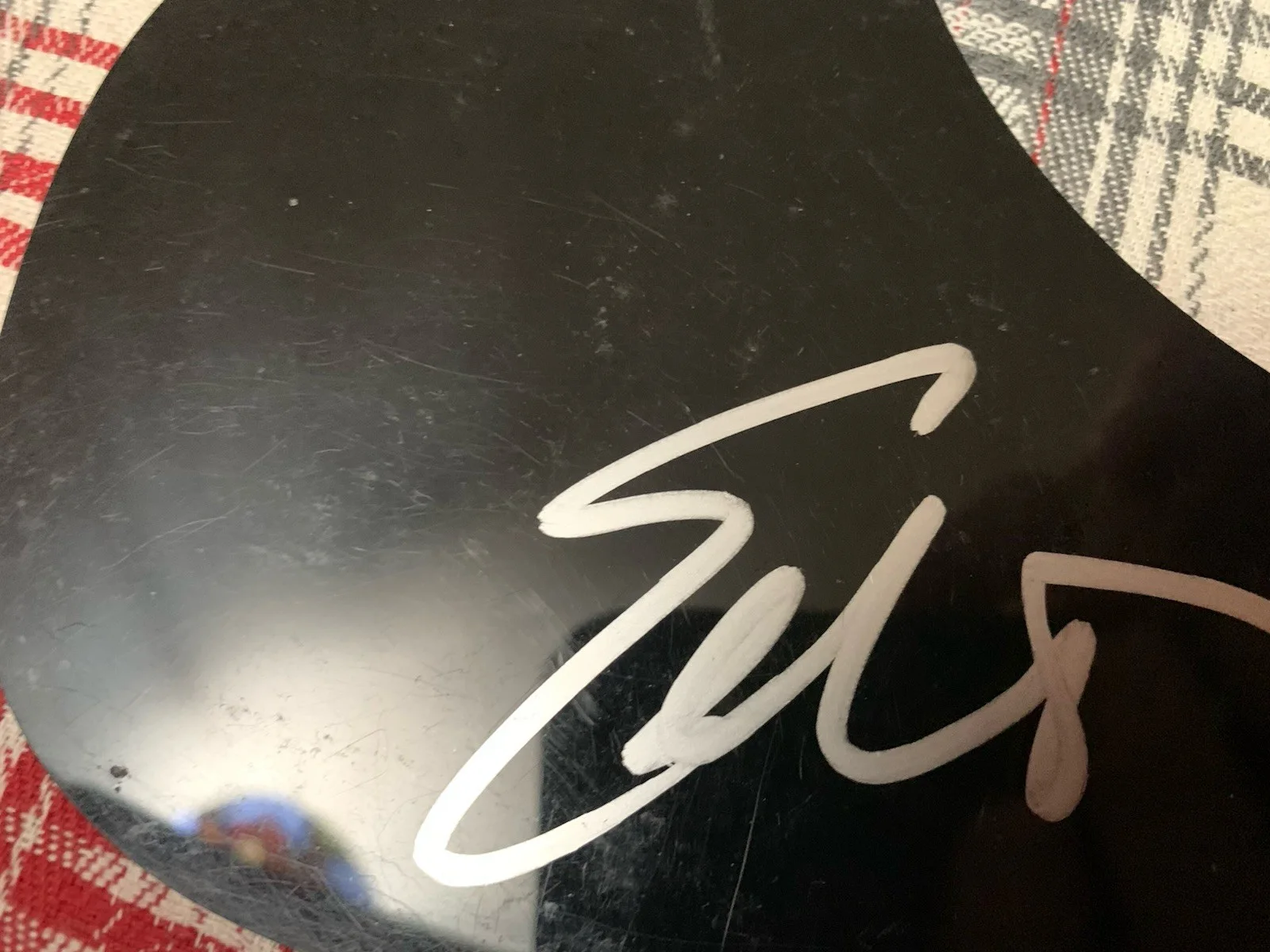 Eric Church Signed Acoustic Guitar Pick Guard BECKETT COA, изображение 2