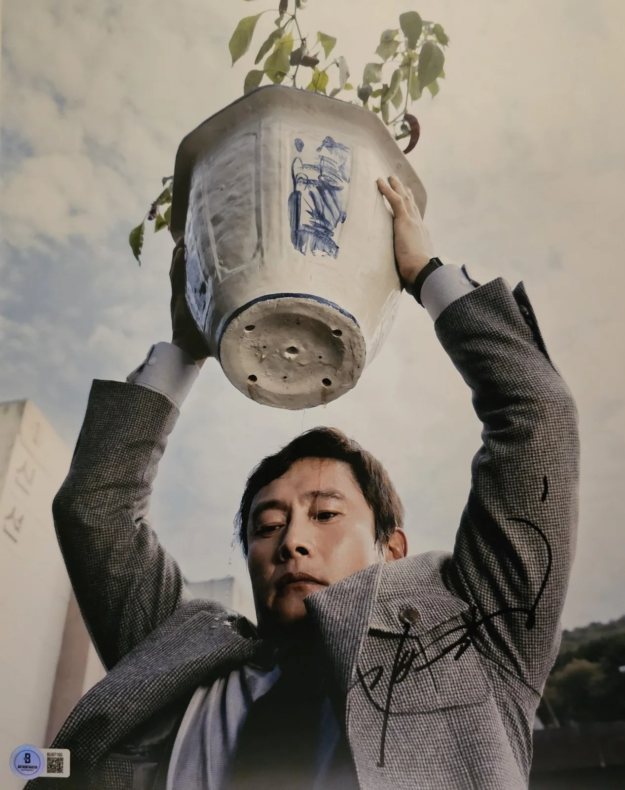 Lee Byung-Hun — LEE BYUNG HUN SIGNED AUTOGRAPH NO OTHER CHOICE 11X14 BECKETT BAS COA