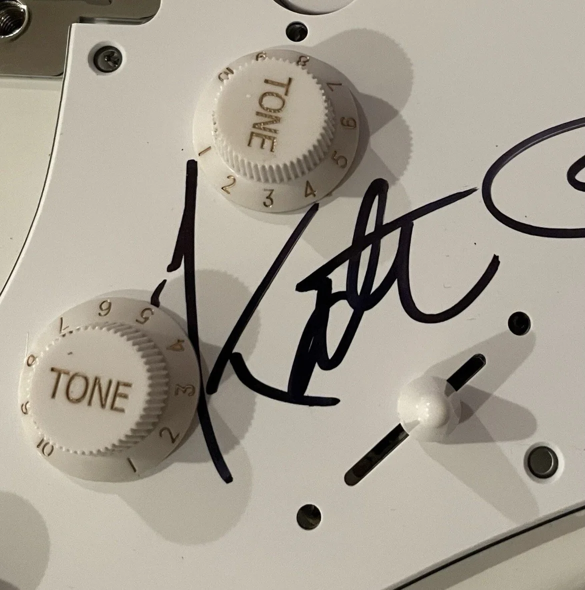 The B-52’s Cindy Wilson Kate Pierson Signed Custom Electric Guitar Rare, изображение 2