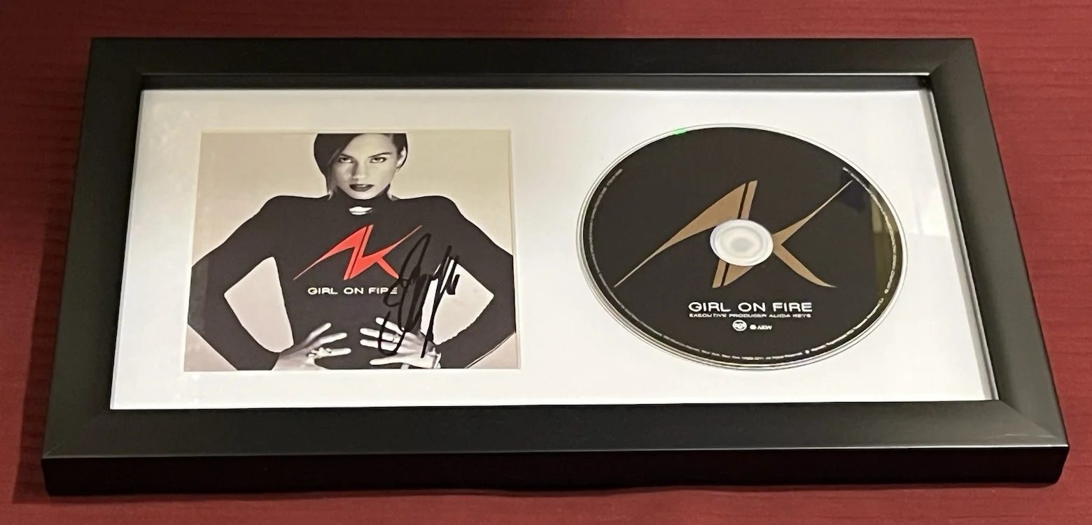 ALICIA KEYS SIGNED & FRAMED GIRL ON FIRE AMAZING CD DISPLAY AUTOGRAPH COA, изображение 2