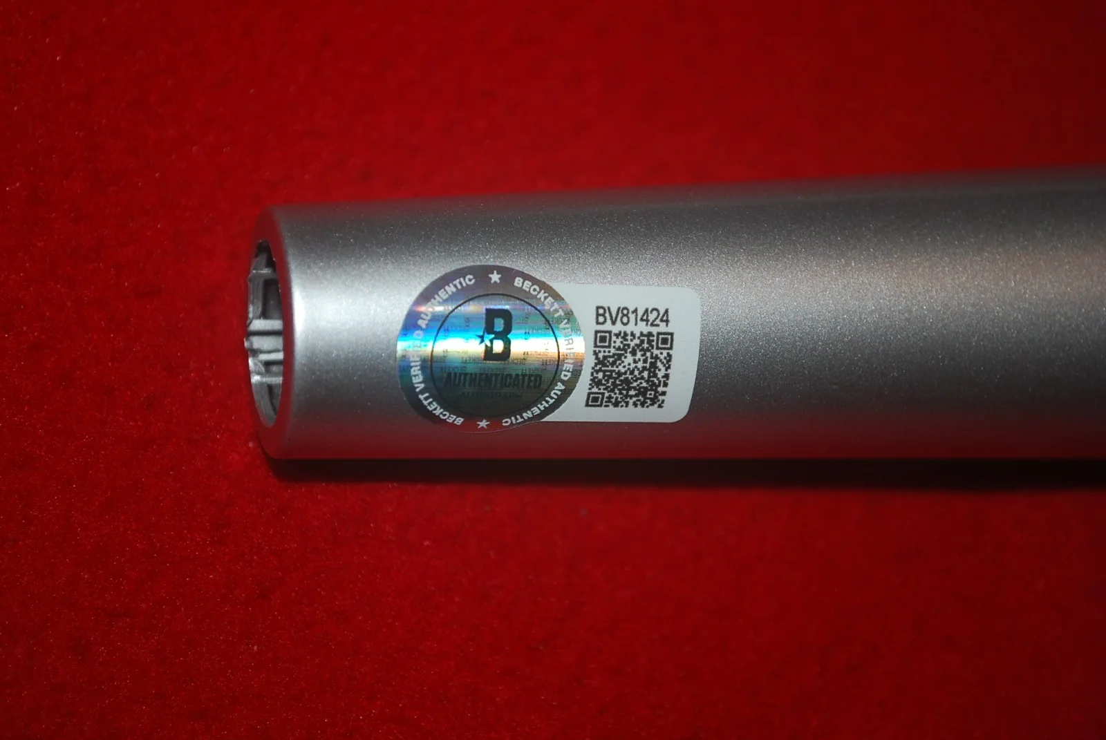 MUSIC LEGEND MARVIN YOUNG MC Signed Microphone Beckett COA BV81424, image 3