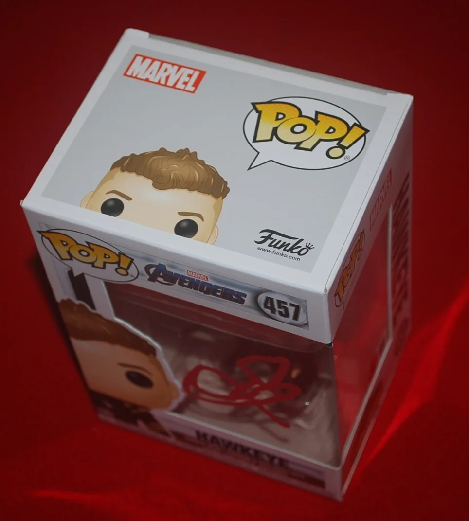 JEREMY RENNER — AVENGERS JEREMY RENNER HAWKEYE Signed FUNKO POP 457 Beckett COA BV81427, image 4
