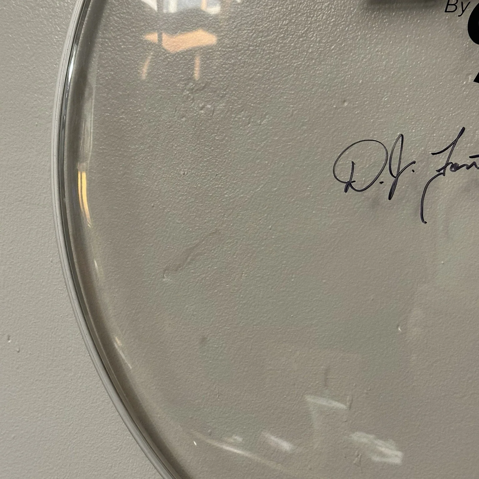 D.J. Fontana Signed Autograph HUGE 22” Drum Drumhead HOF Elvis Band Member PROOF, изображение 3