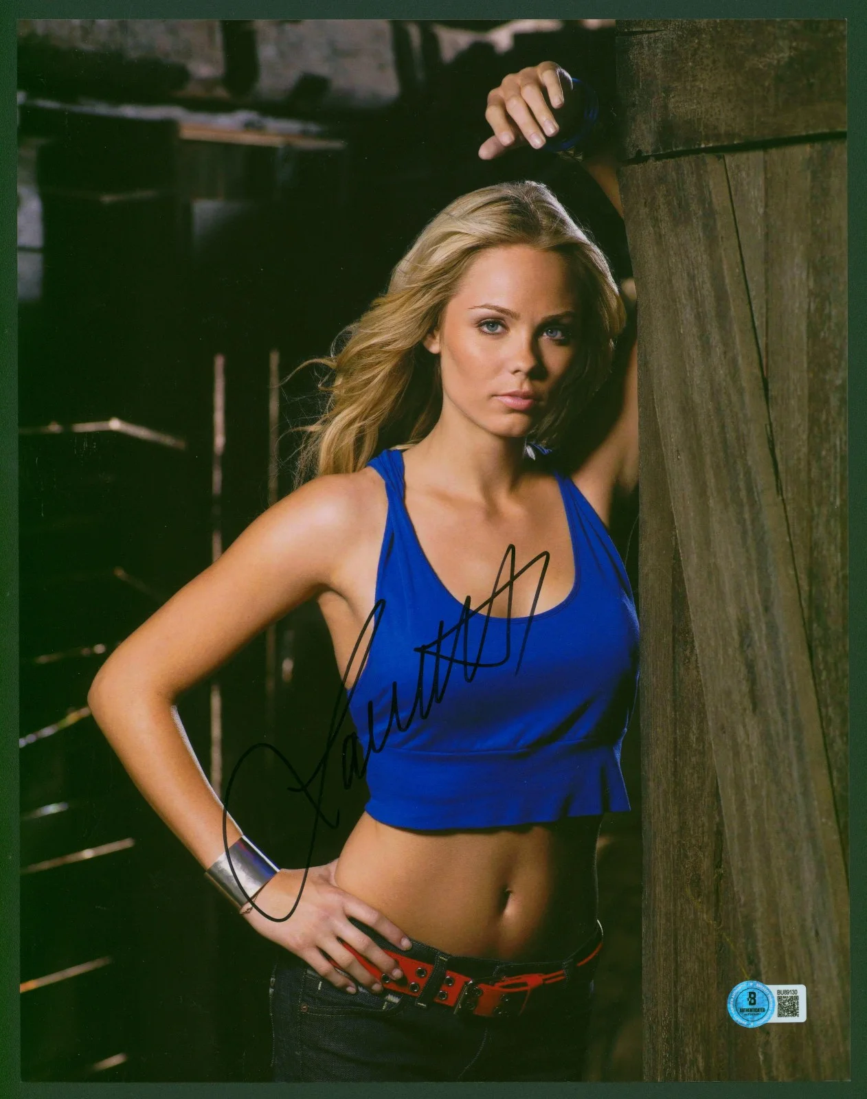 Laura Vandervoort — LAURA VANDERVOORT In-Person Signed 11x14 Sexy Photo BITTEN Elena Michaels BAS