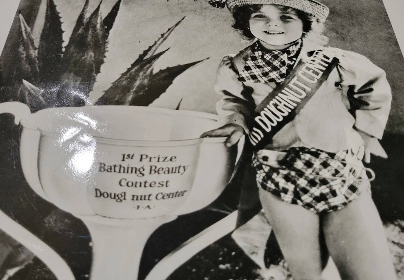 Shirley Temple — SHIRLEY TEMPLE BLACK Signed 8x10 Bathing Beauty Trophy Photo 1977 Auto BAS LOA, image 3