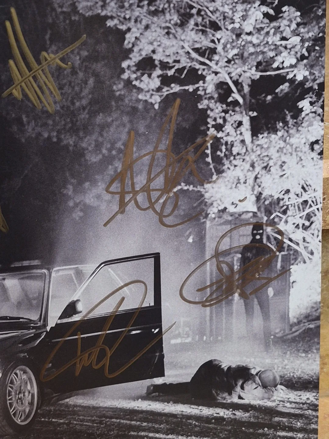 Boston Manor Rock Band Signed Welcome To The Neighbourhood Vinyl LP Record JSA, изображение 4