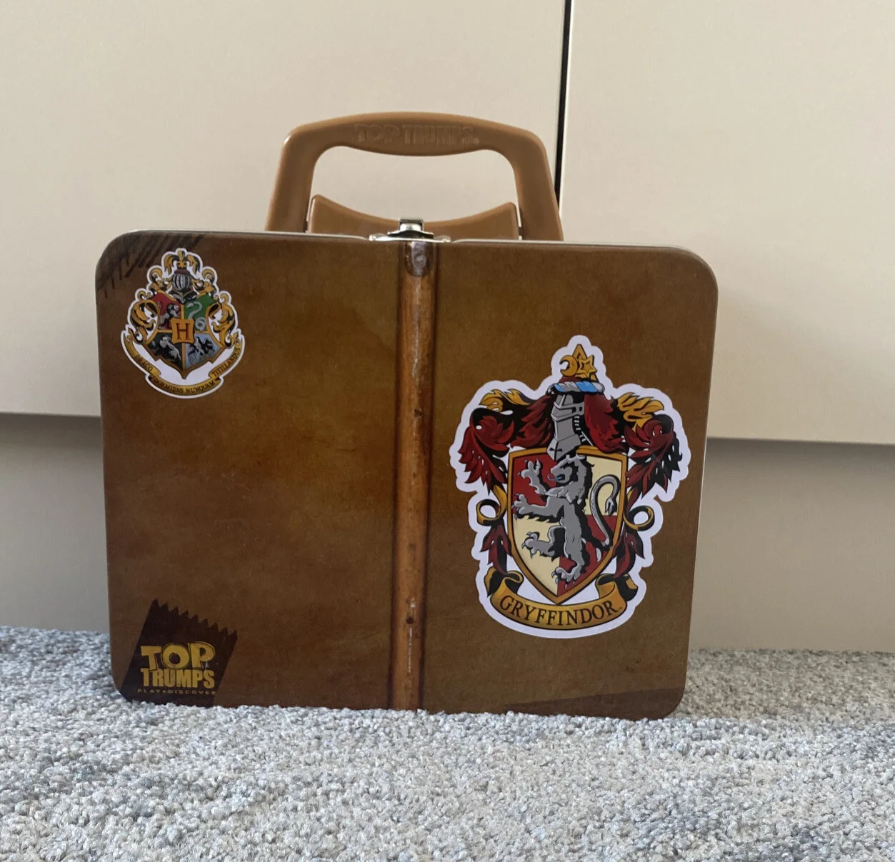 Harry Potter Hufflepuff Top Trumps Card Game Collectors Tin, image 2