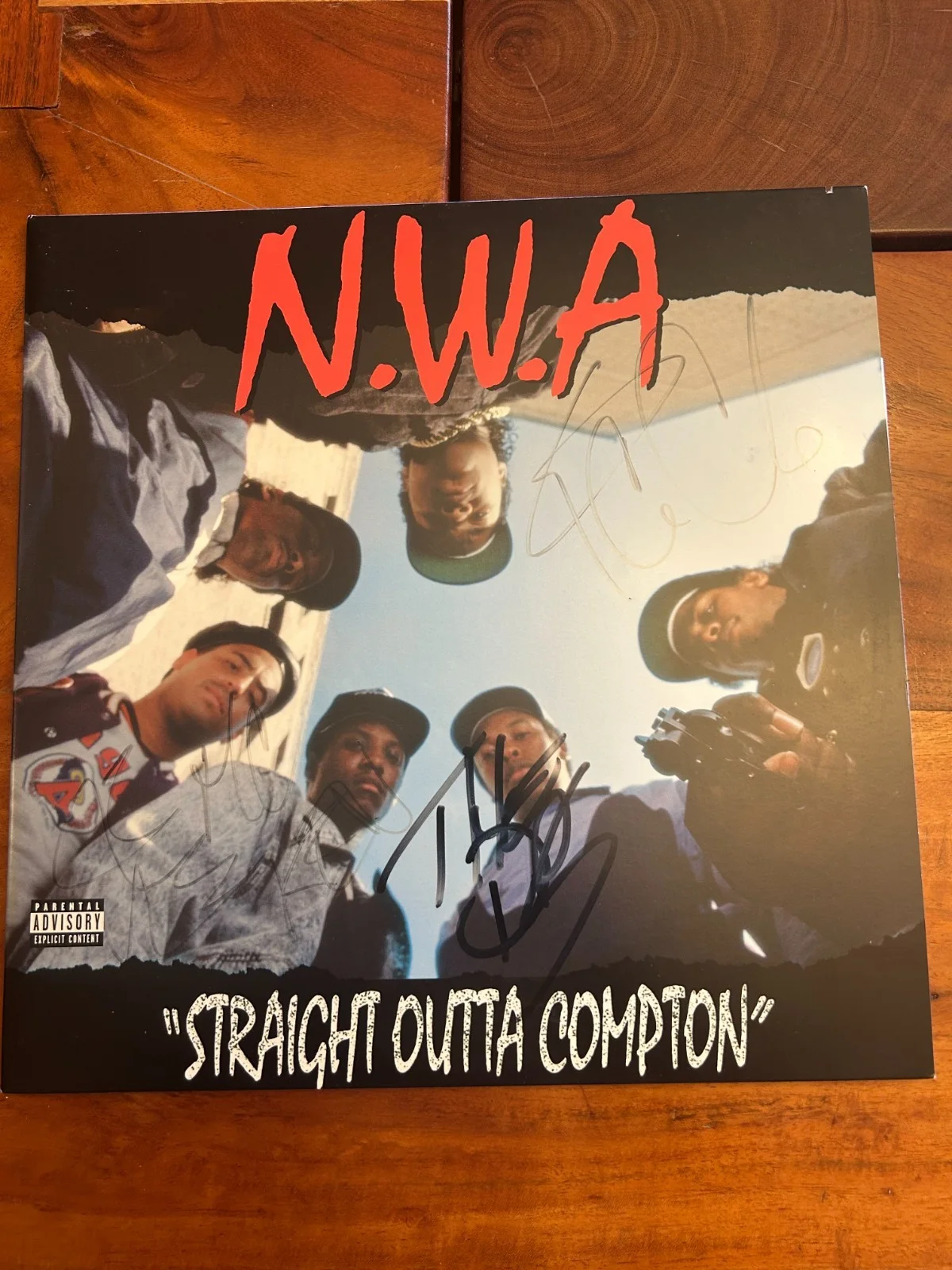 NWA album signed by Ice Cube, MC Ren, DJ Yella + the DOC. COA, изображение 2