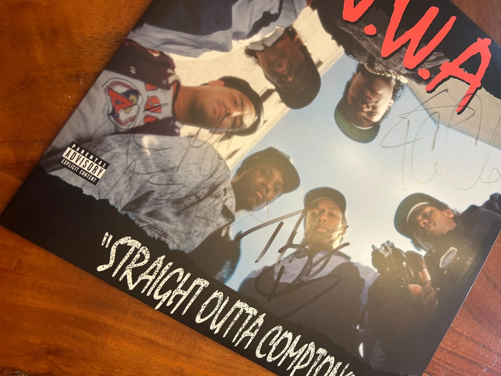 NWA album signed by Ice Cube, MC Ren, DJ Yella + the DOC. COA, изображение 3