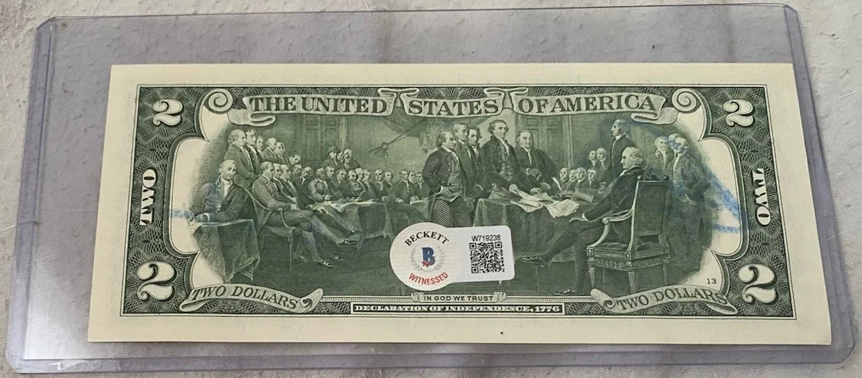 Cheech Marin, Tommy Chong — Cheech Marin & Tommy Chong Dual Signed UNCIRCULATED $2 Bill Beckett Witness BAS, изображение 2