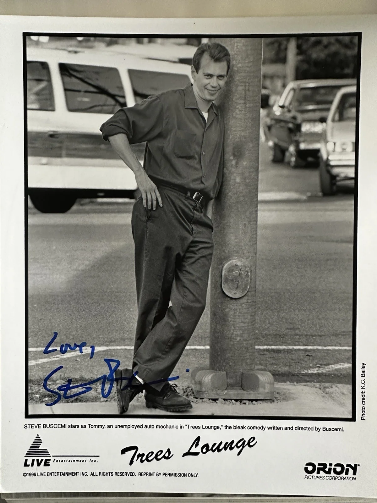 Steve Buscemi — Steve Buscemi signed Trees Lounge 8x10 photo. “Love” Reservoir Dogs, изображение 2