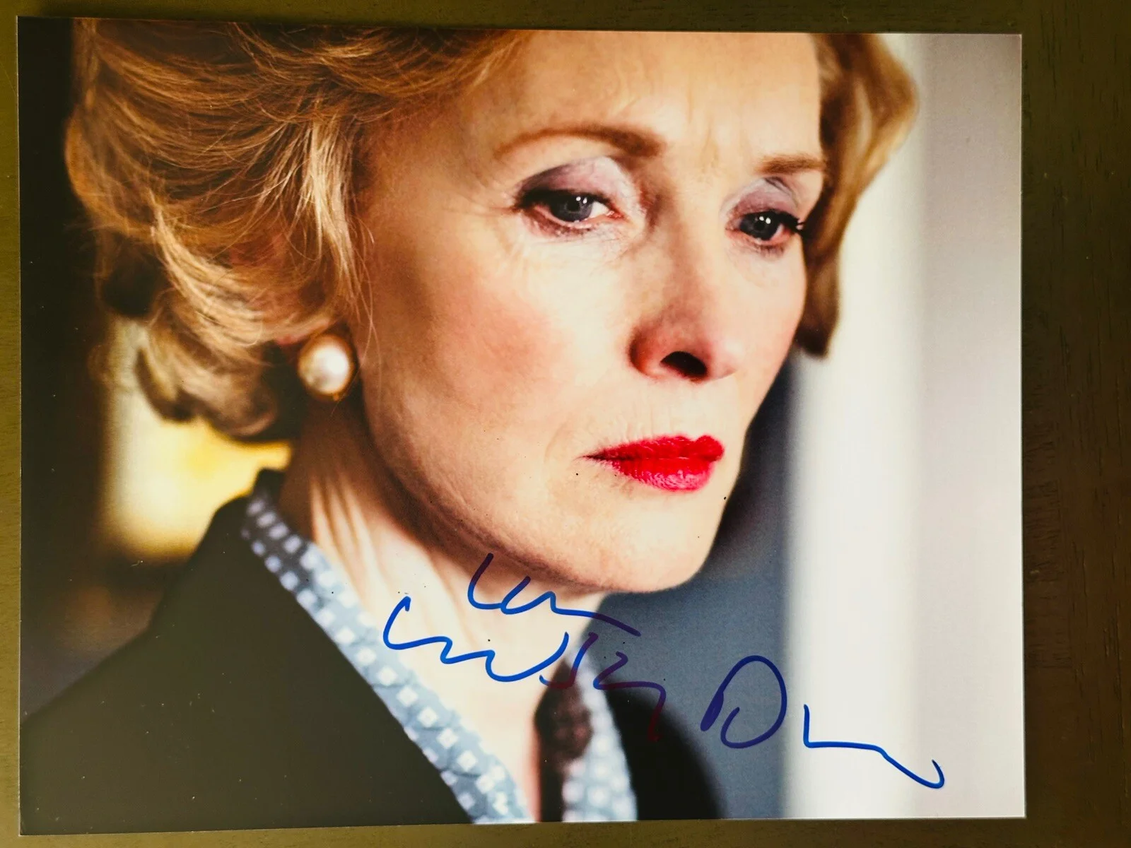 Lindsay Duncan — Lindsay Duncan signed Le Week End 8x10 photo In Person. About Time