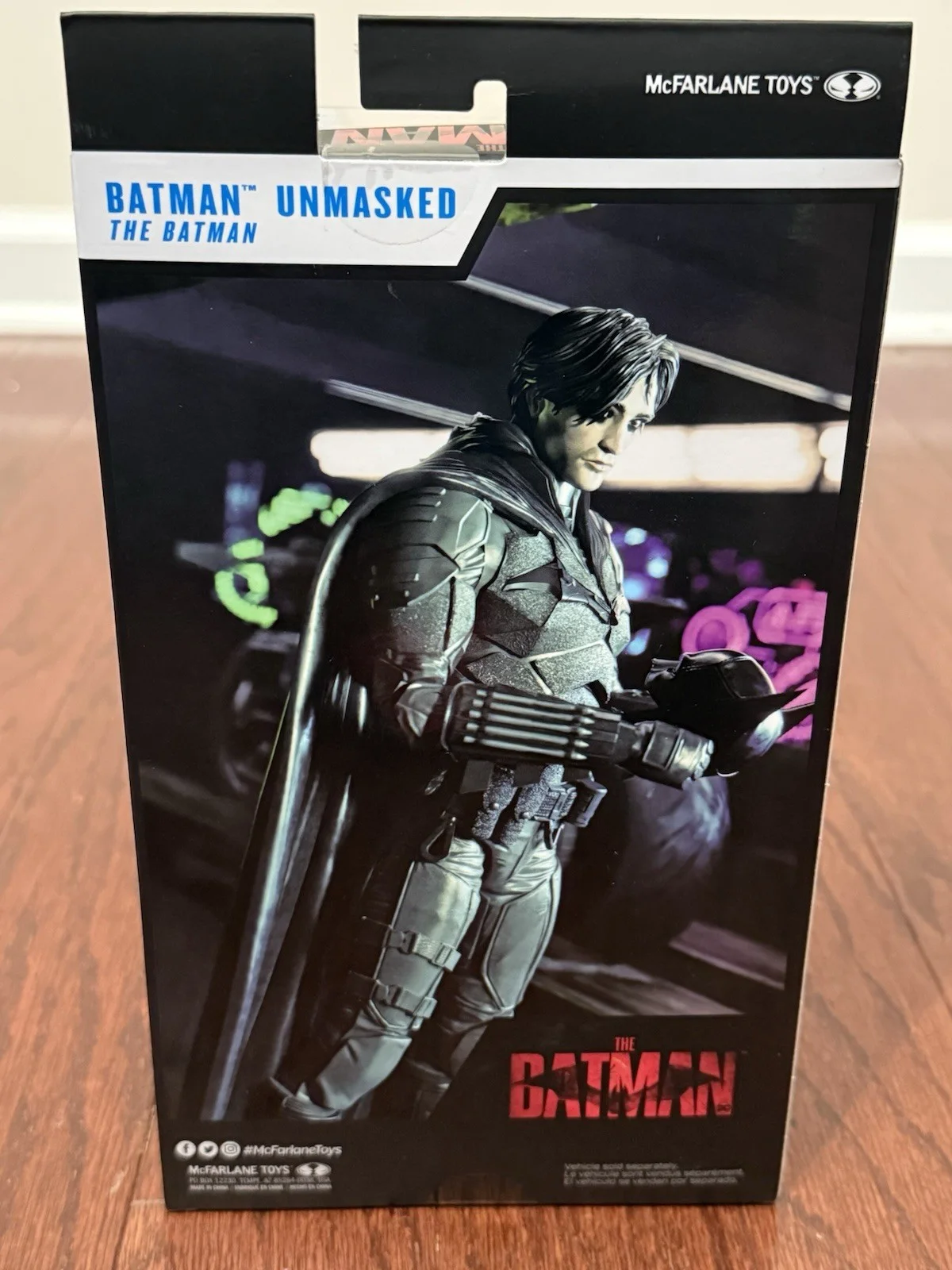 Robert Pattinson — Robert Pattinson Signed McFarlane The Batman Unmasked 7" Figure CA COA, image 2
