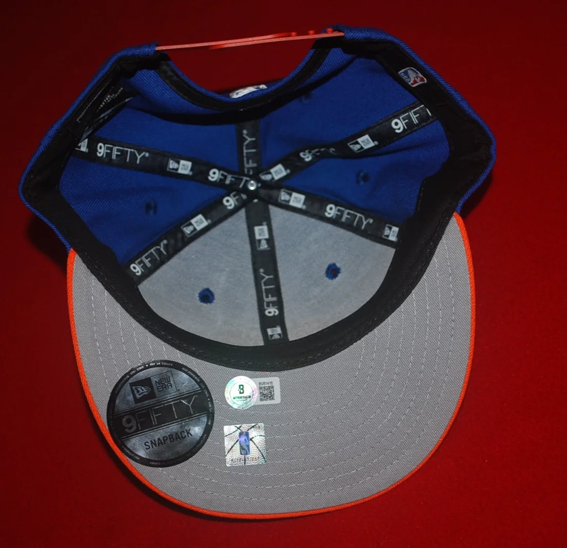 SPIKE LEE — Legendary Director SPIKE LEE Signed NEW ERA SNAPCK KNICKS HAT BAS COA BV81416, изображение 4